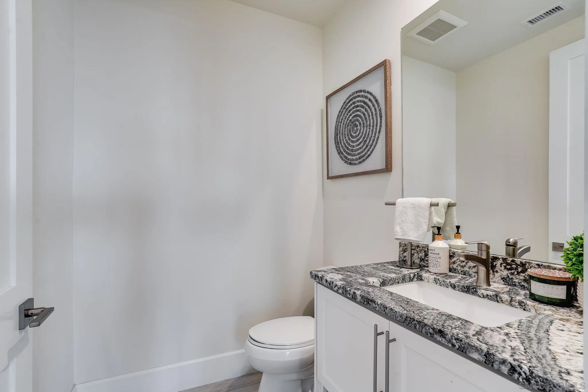 https://cdn.realtyfeed.com/cdn/127/250031024/b6c886a35ccaa350cebb176dfb68d5e0.webp