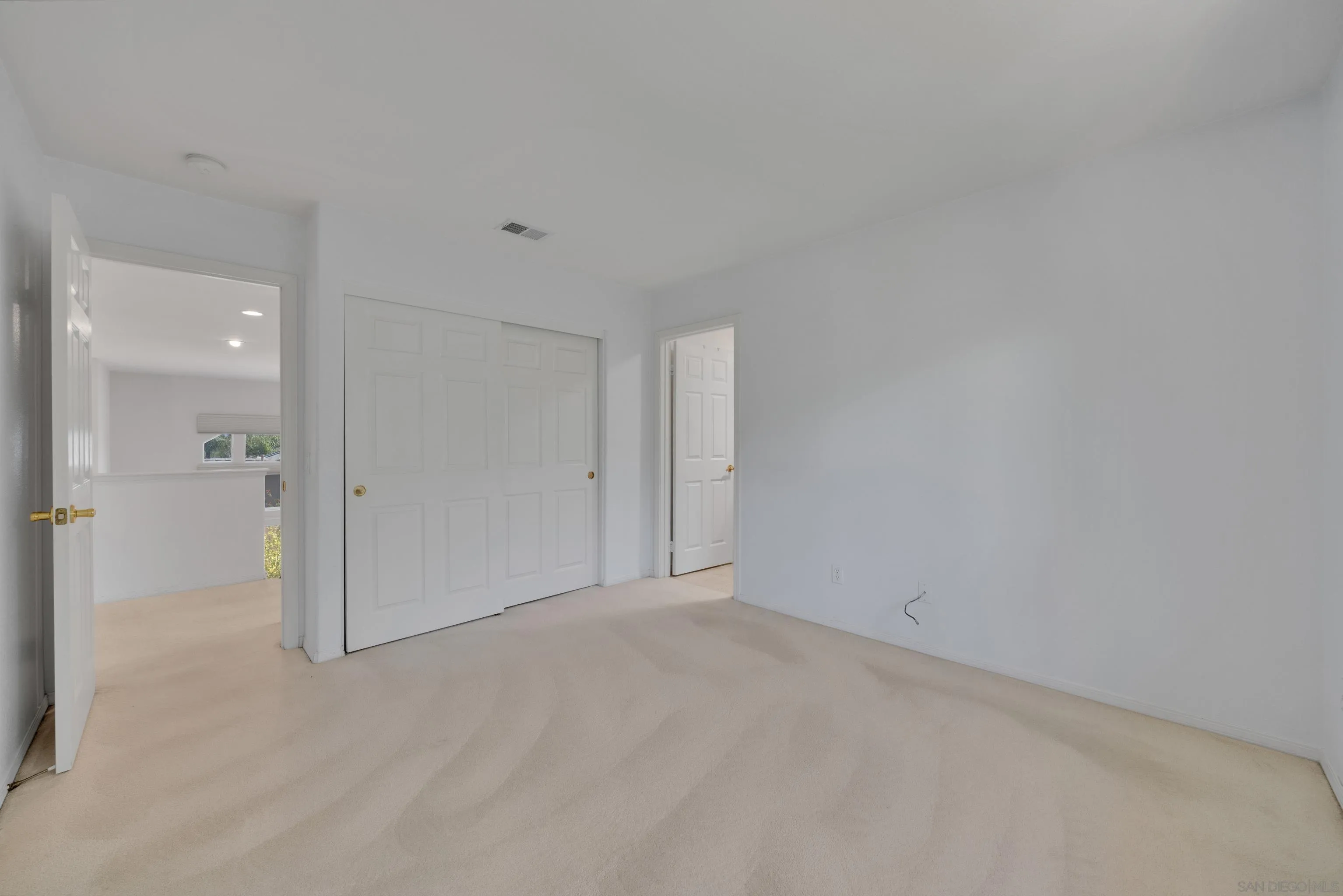 https://cdn.realtyfeed.com/cdn/127/250031038/107cc37db9a6039a907da1b3c8fbf912.webp