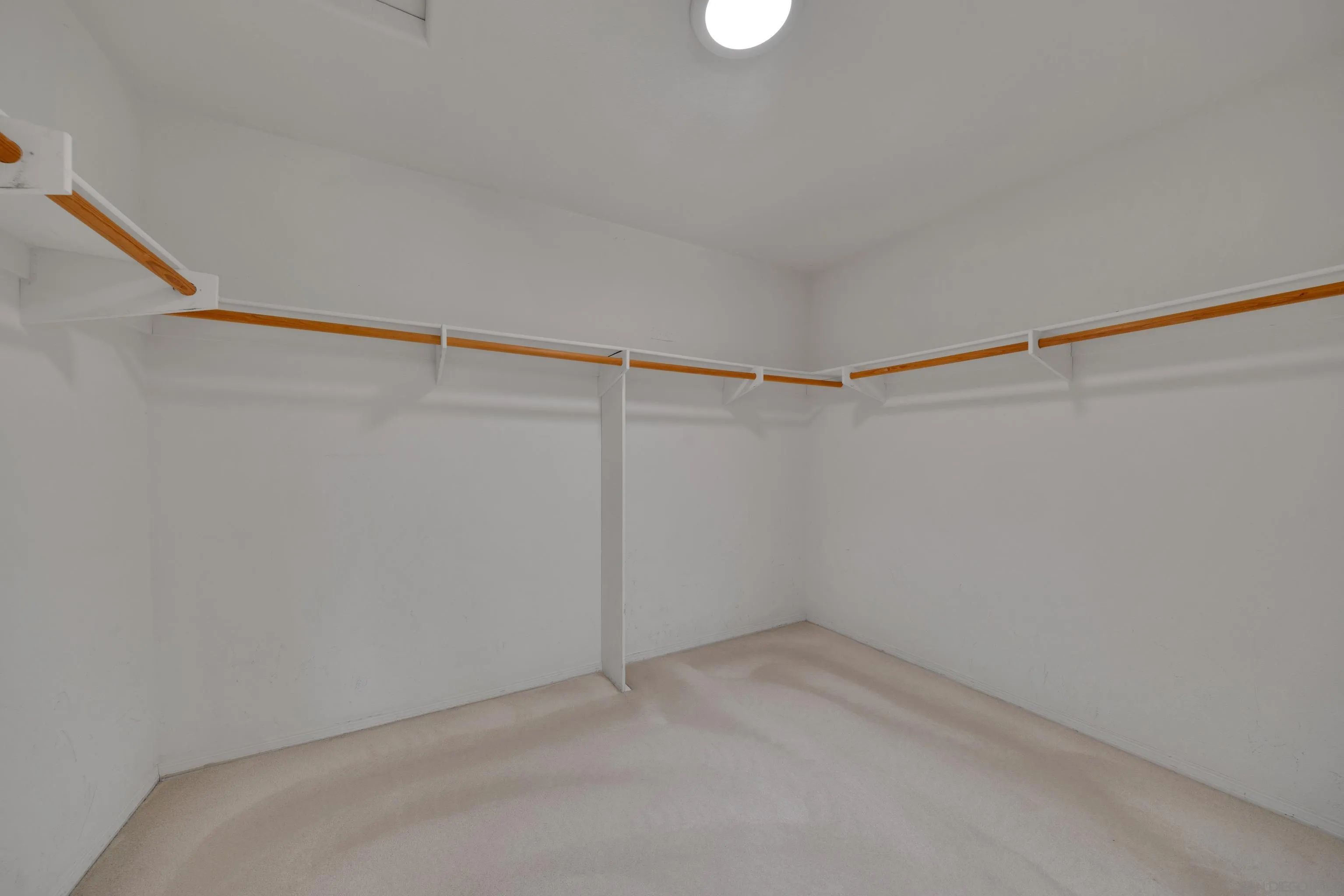 https://cdn.realtyfeed.com/cdn/127/250031038/13308925b2dff612157baff0f6835b04.webp