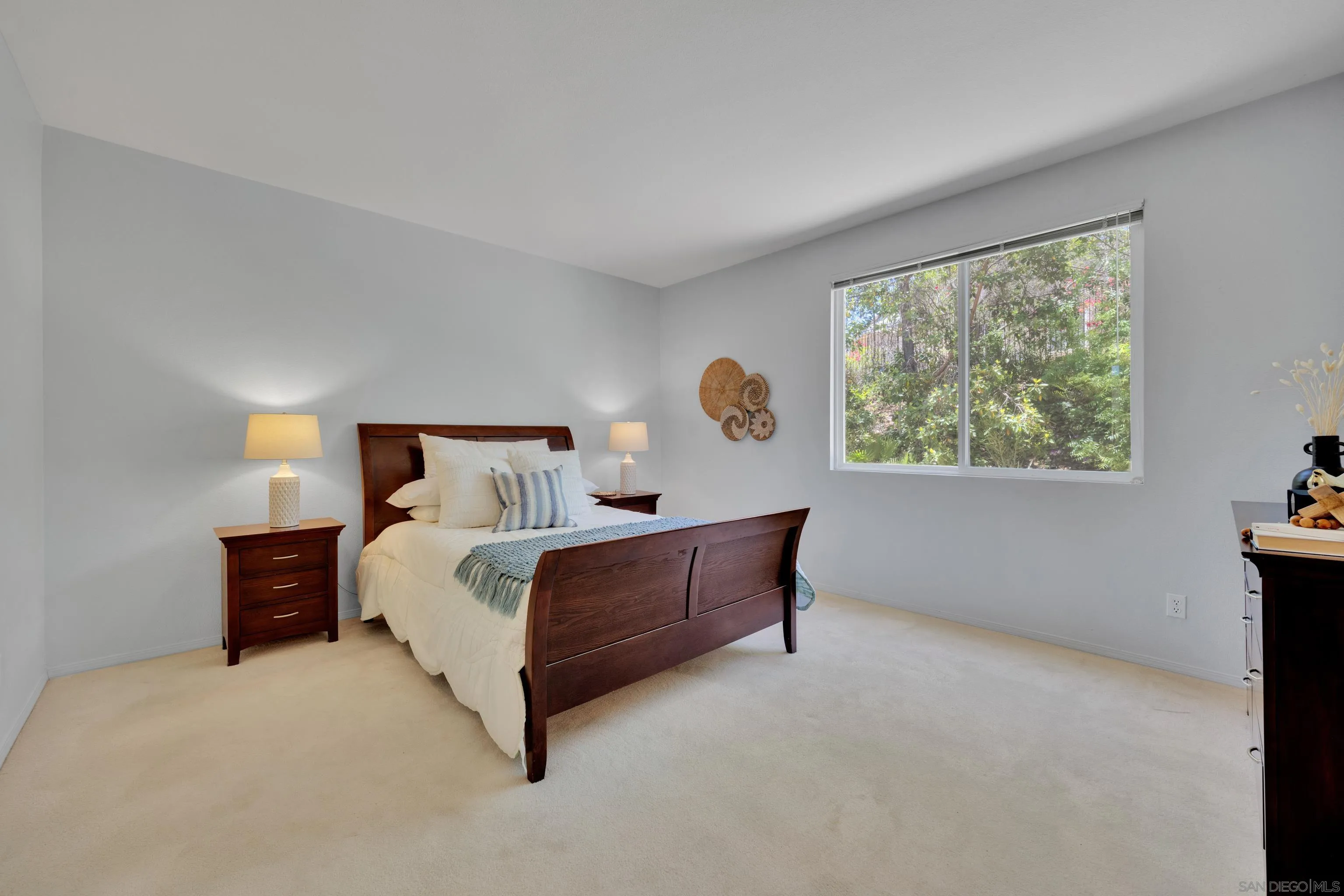 https://cdn.realtyfeed.com/cdn/127/250031038/4226522db5eaf2bed633b6284636ff48.webp