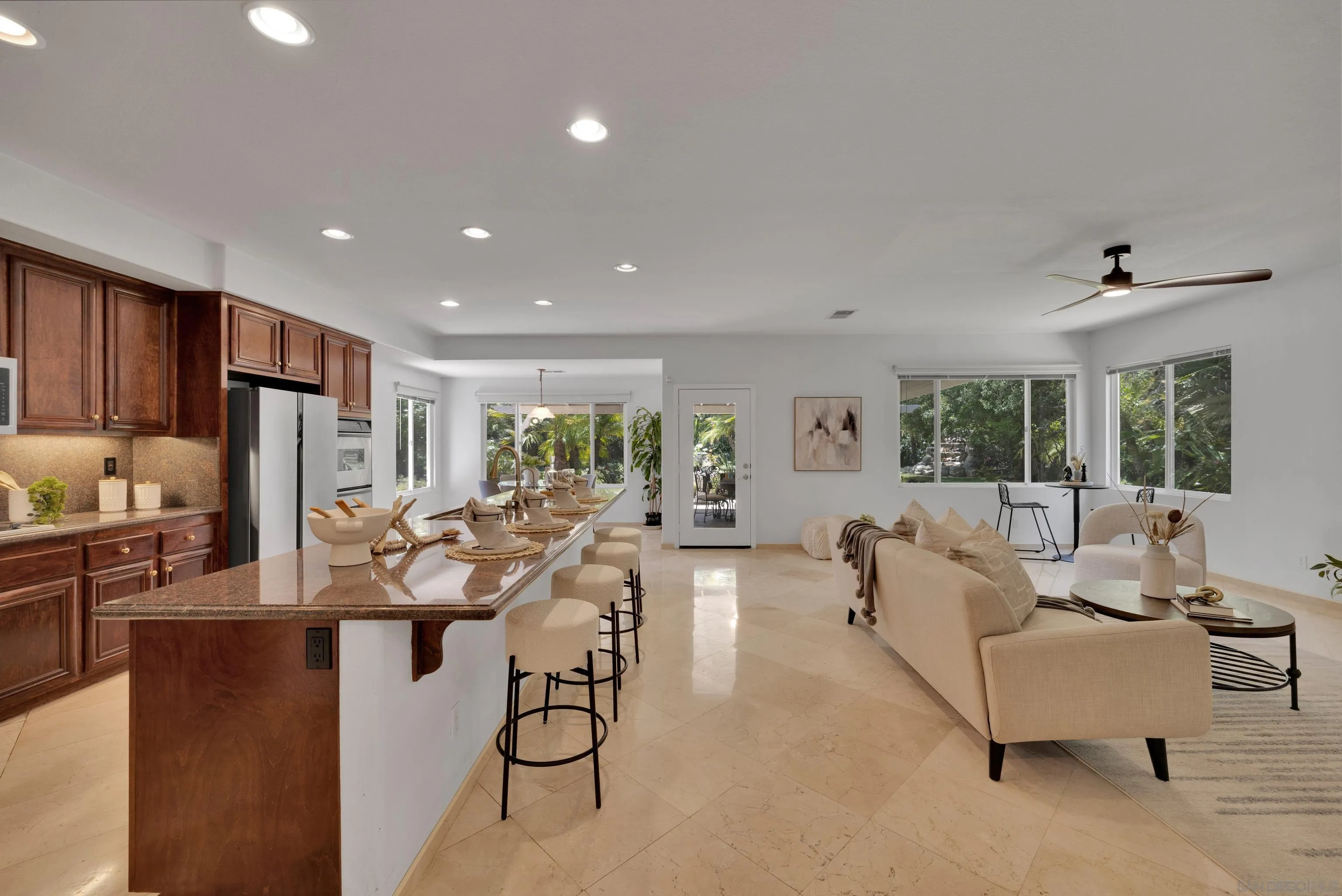 https://cdn.realtyfeed.com/cdn/127/250031038/6146c49338931c8a0b3367fcfc1e2e94.webp