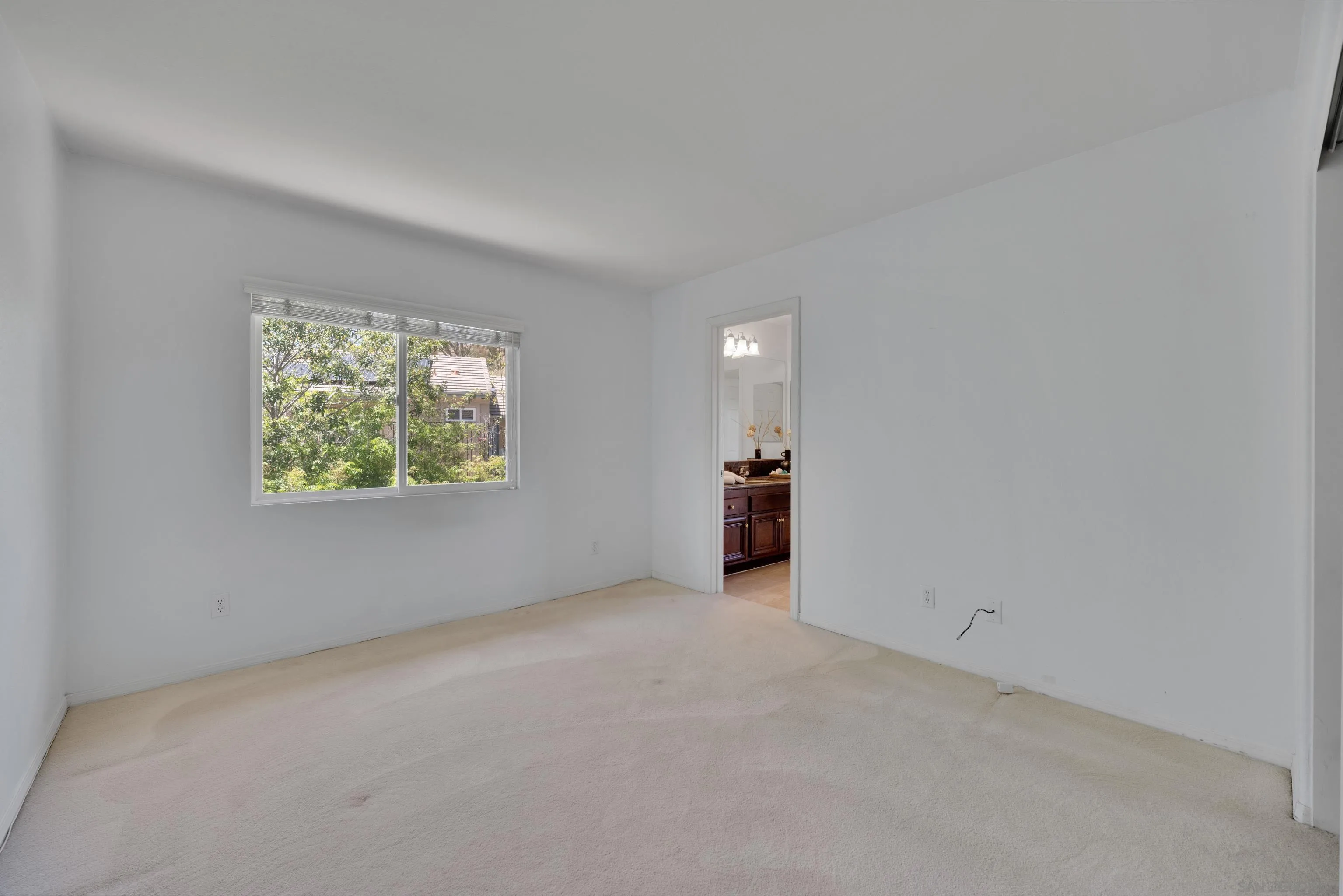 https://cdn.realtyfeed.com/cdn/127/250031038/8c63f0c11dfb1a643bb9e95d61aeffed.webp