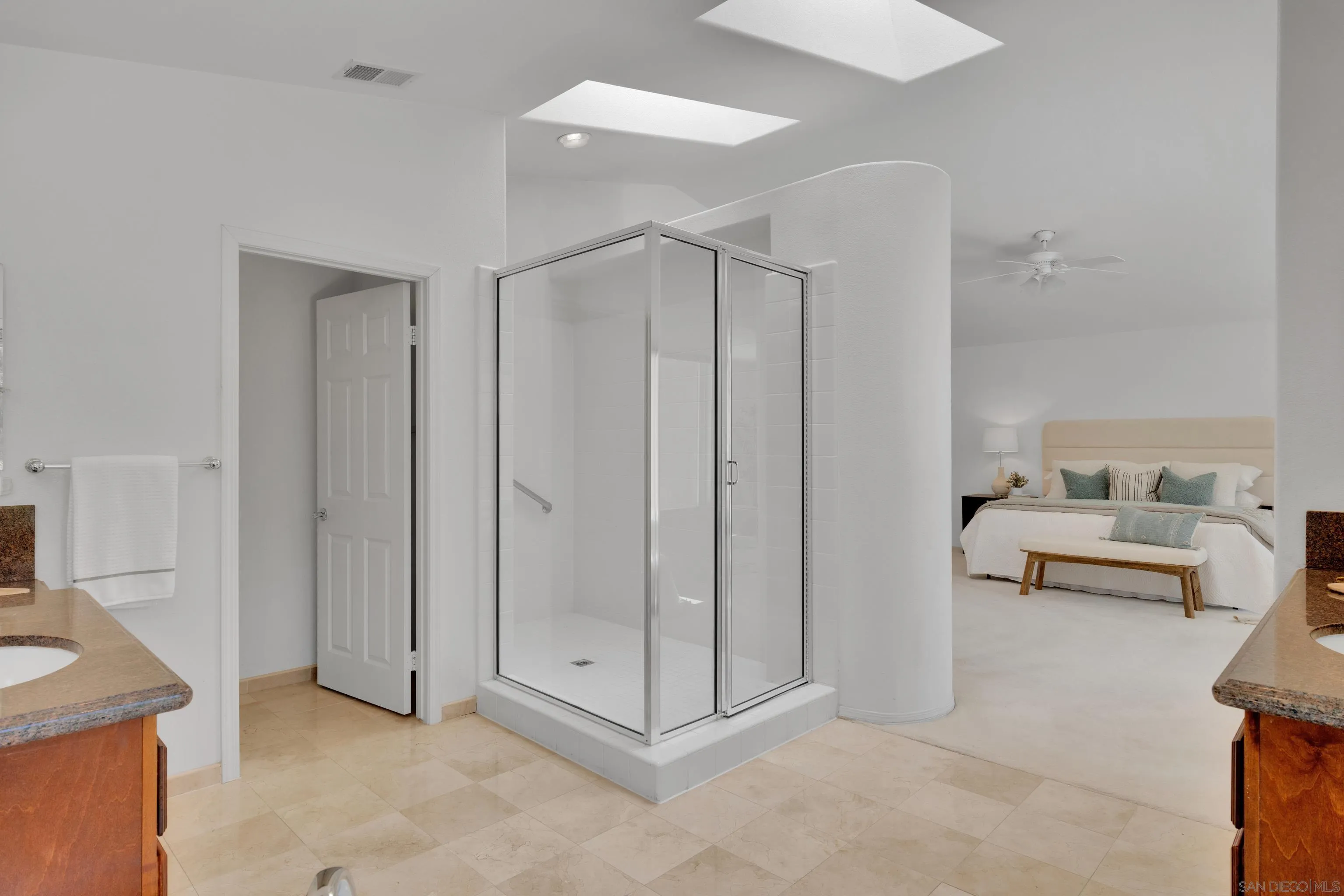 https://cdn.realtyfeed.com/cdn/127/250031038/c715c88978305715f2da4c2e243a4d20.webp