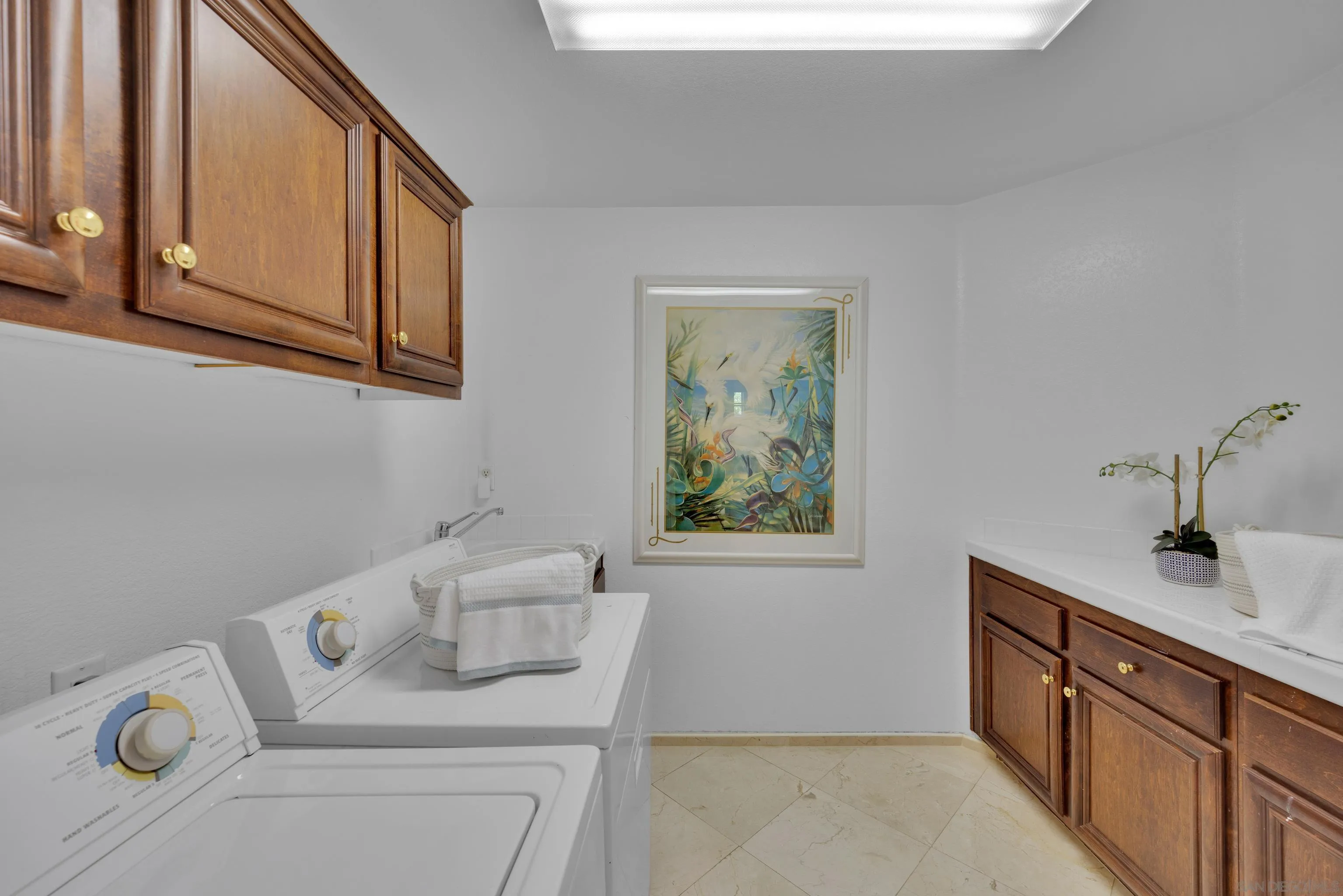 https://cdn.realtyfeed.com/cdn/127/250031038/c77e3171b4e746a879dd2214da725399.webp