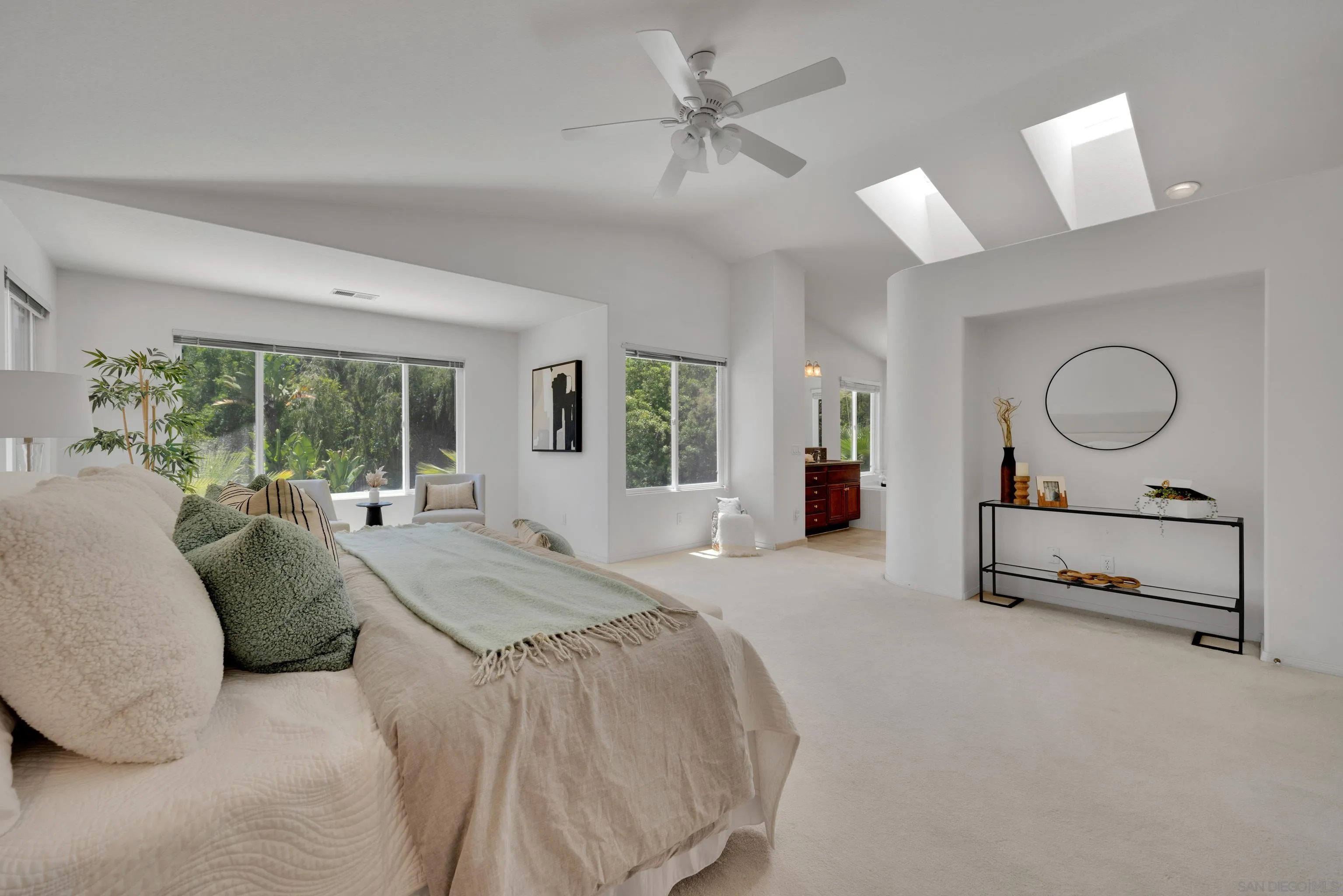 https://cdn.realtyfeed.com/cdn/127/250031038/da56974dc48850ee9a9dfd640b04ef03.webp