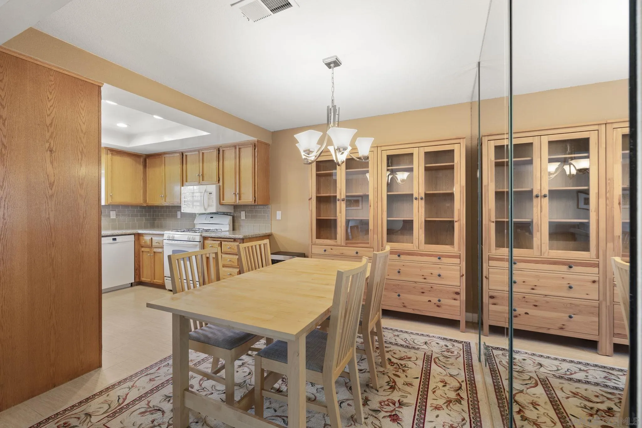 Photo #7: 250031039 Listing: Photo #7