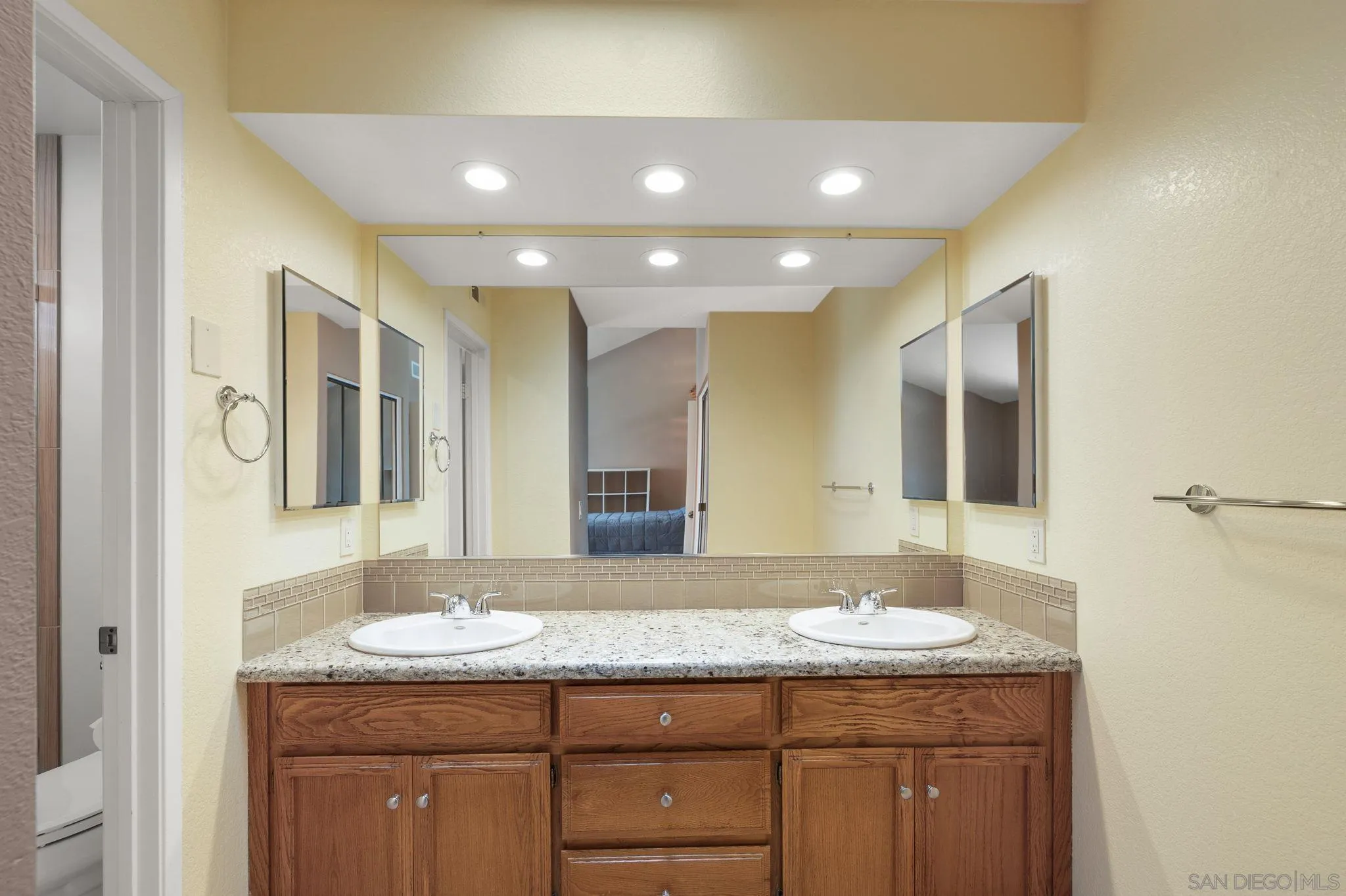 Photo #28: 250031039 Listing: Photo #28