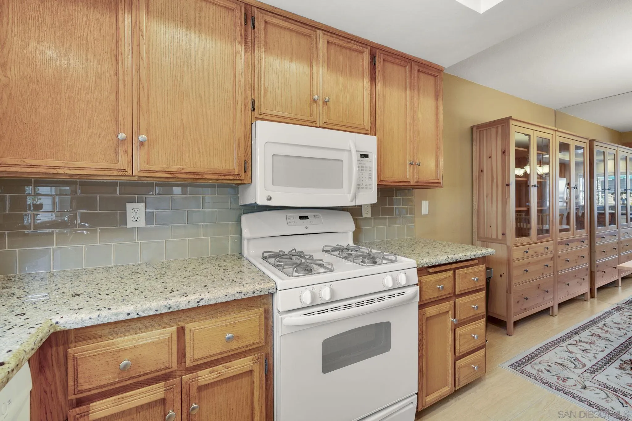 Photo #11: 250031039 Listing: Photo #11