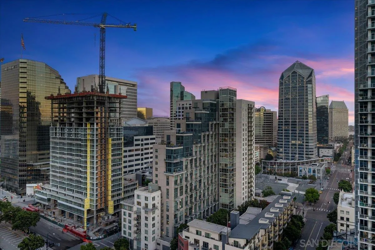 https://cdn.realtyfeed.com/cdn/127/250031043/12424b449a27b371d54cbd349438b324.webp