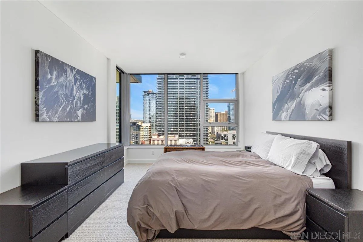 https://cdn.realtyfeed.com/cdn/127/250031043/abb871077bfb2963828104f0d46e8c17.webp