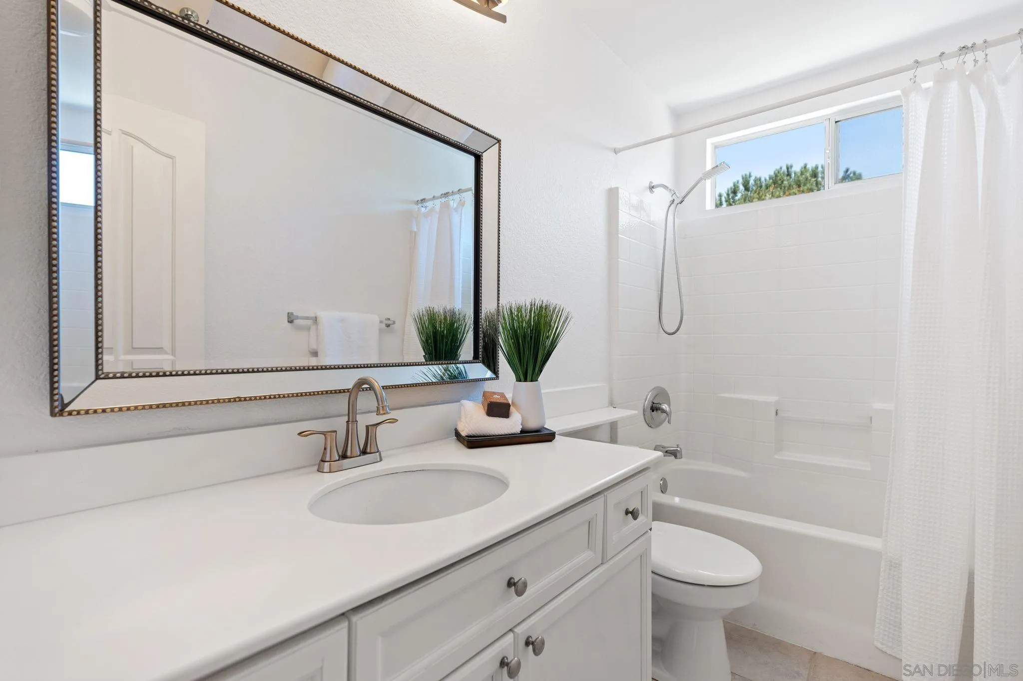 https://cdn.realtyfeed.com/cdn/127/250031050/ab7a017a0669eb52ca14a09a99809ee5.webp