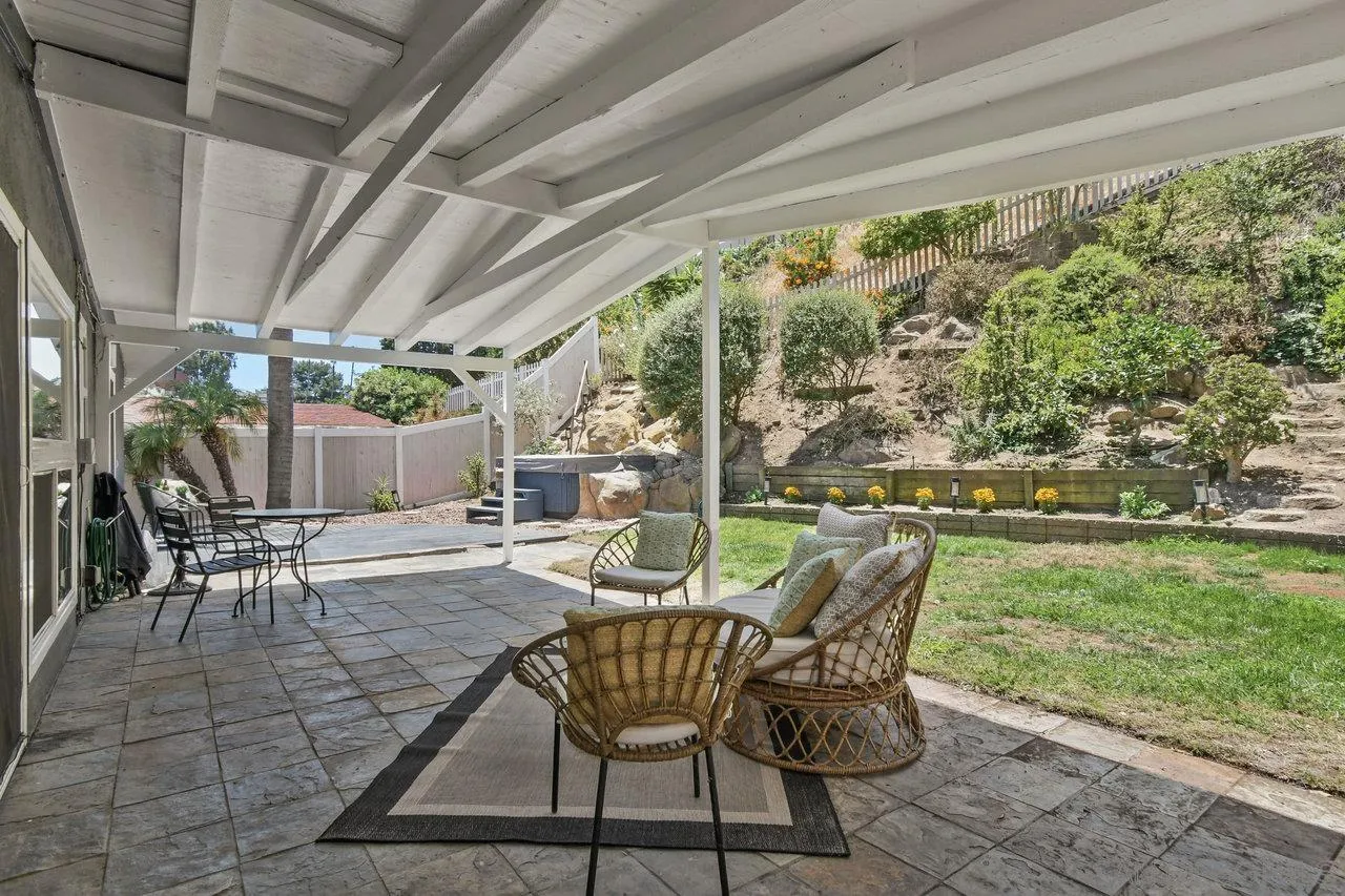 https://cdn.realtyfeed.com/cdn/127/250031054/1372430c412c060417a842a2a0589160.webp