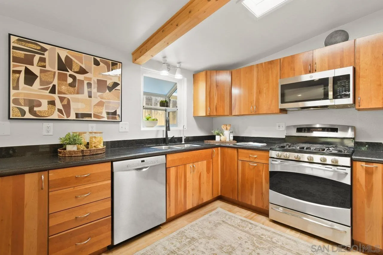 https://cdn.realtyfeed.com/cdn/127/250031054/815b98d41d4c88c442758137ac04fcc9.webp