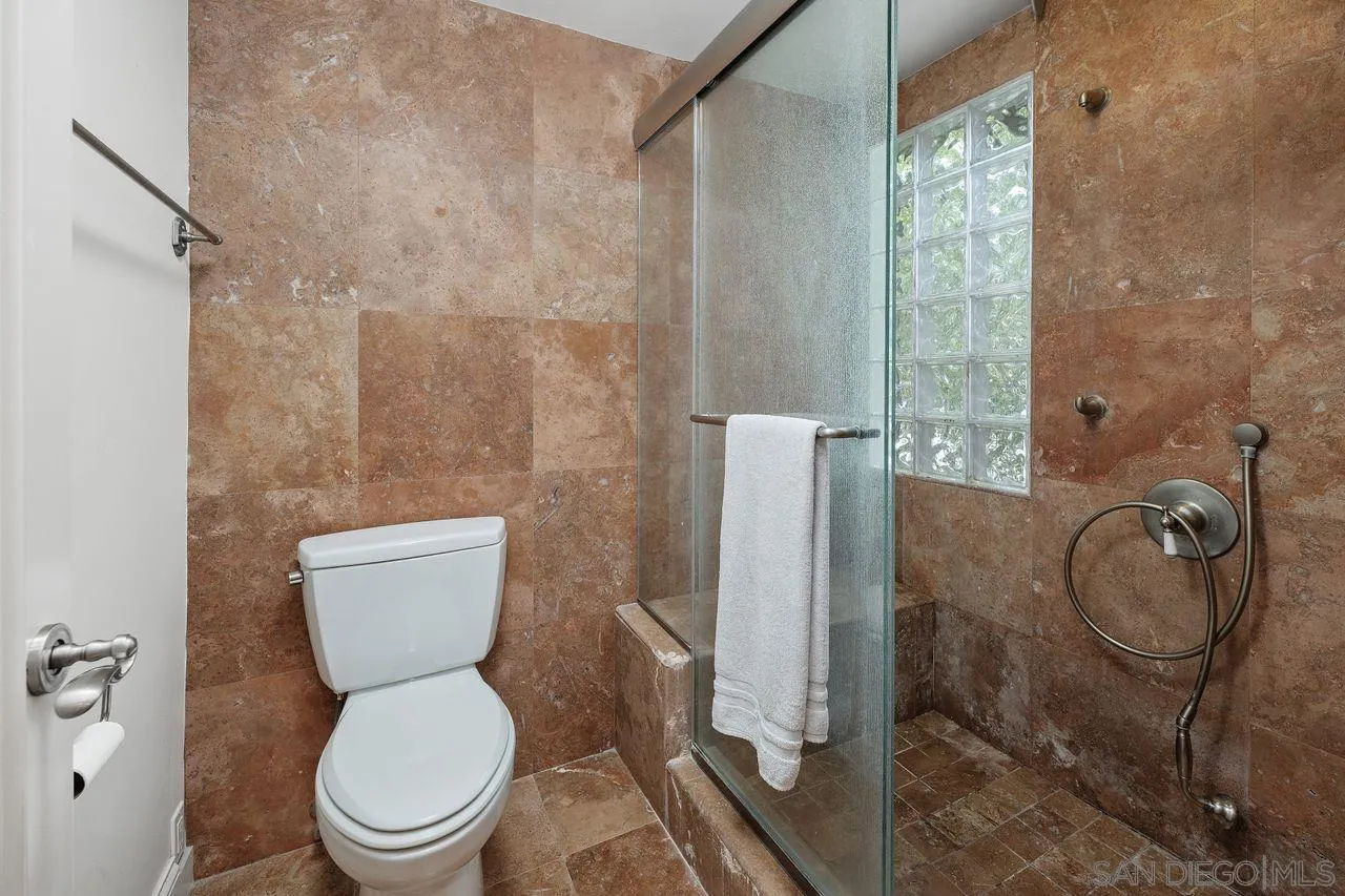 https://cdn.realtyfeed.com/cdn/127/250031061/56c45843b3b6911cb3458a1709c91e19.webp