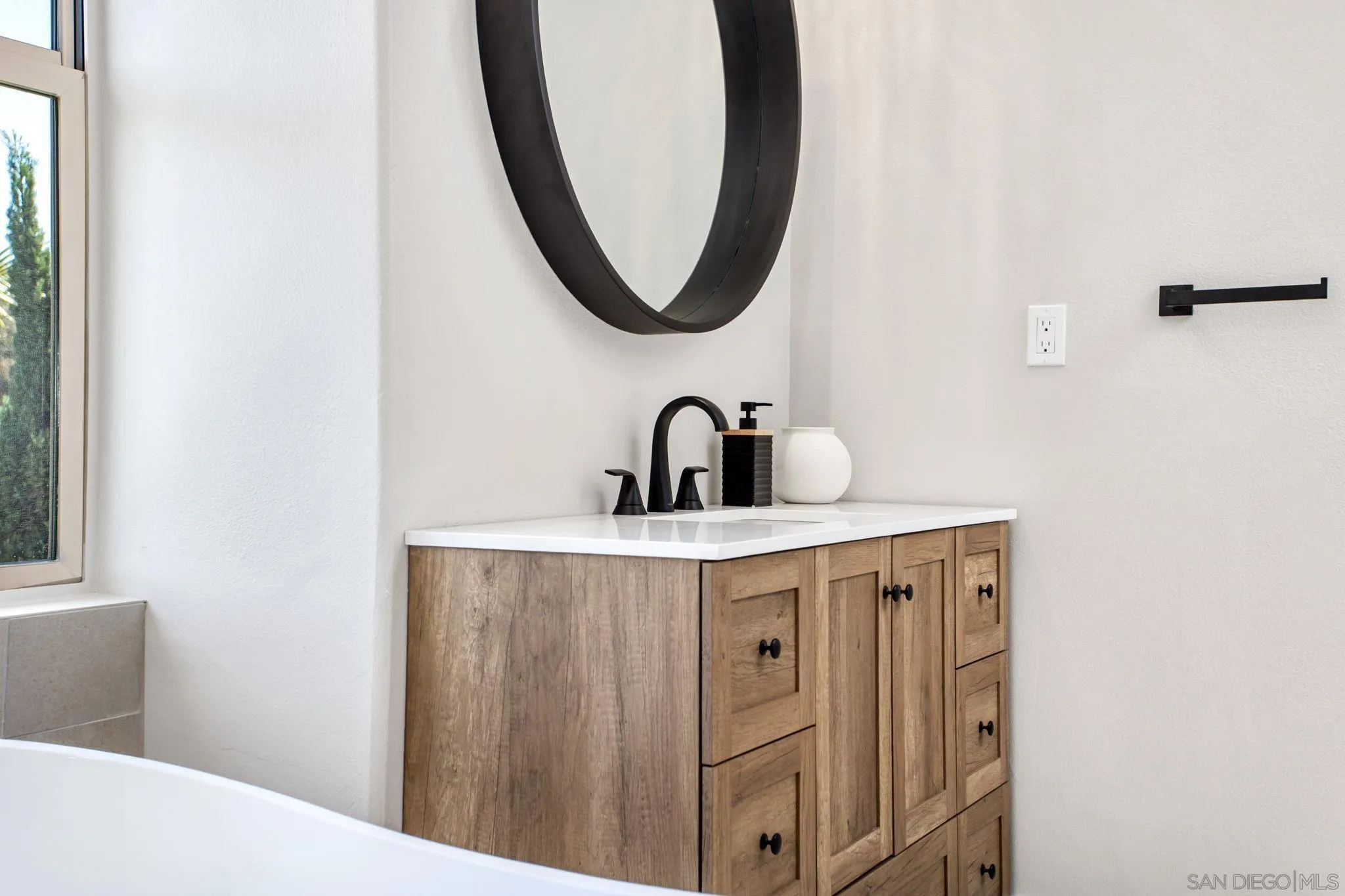 https://cdn.realtyfeed.com/cdn/127/250031068/26fba073bde39e5030a744d7c9de1b5c.webp