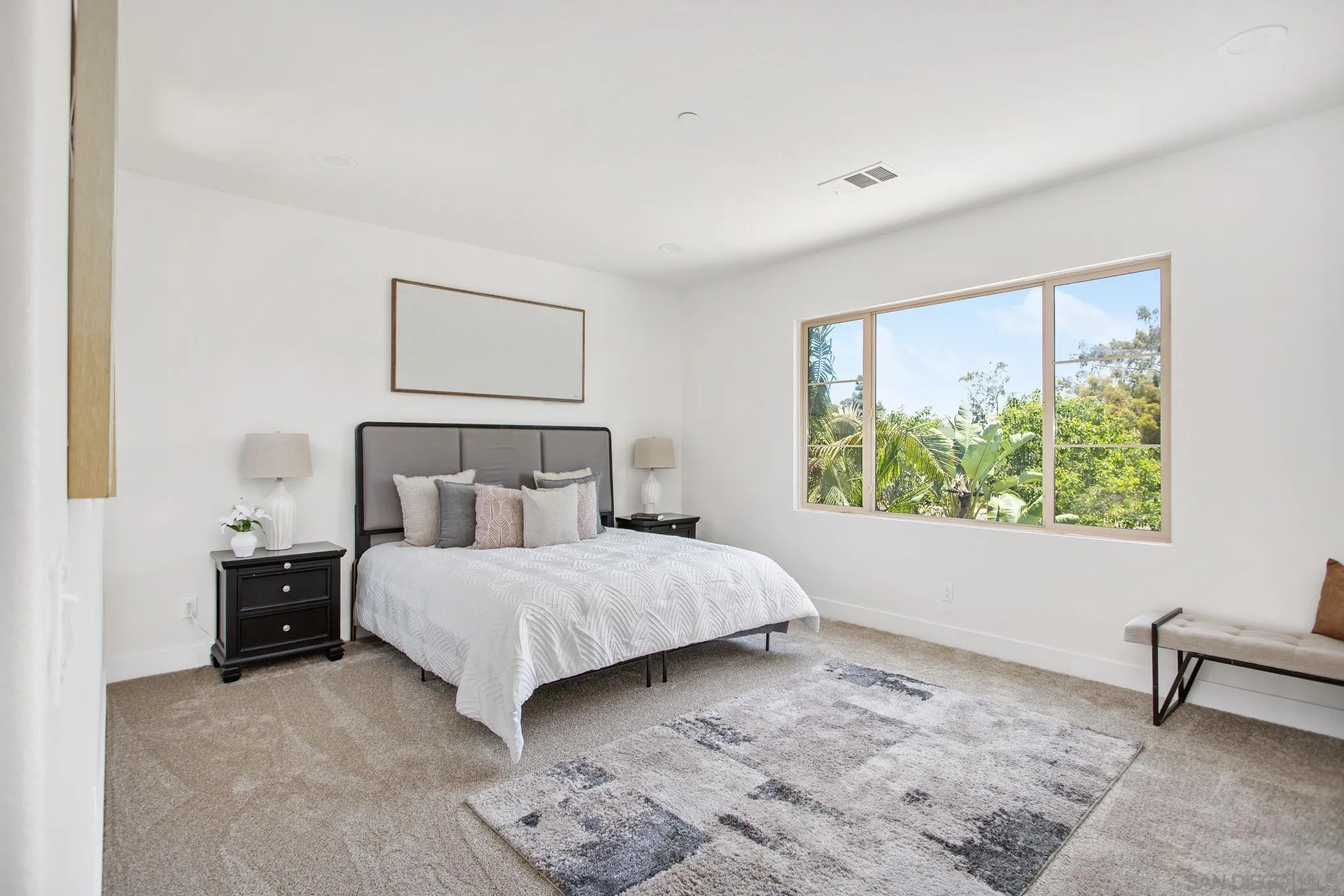 https://cdn.realtyfeed.com/cdn/127/250031068/3525146db5e18db85597f842c426774c.webp