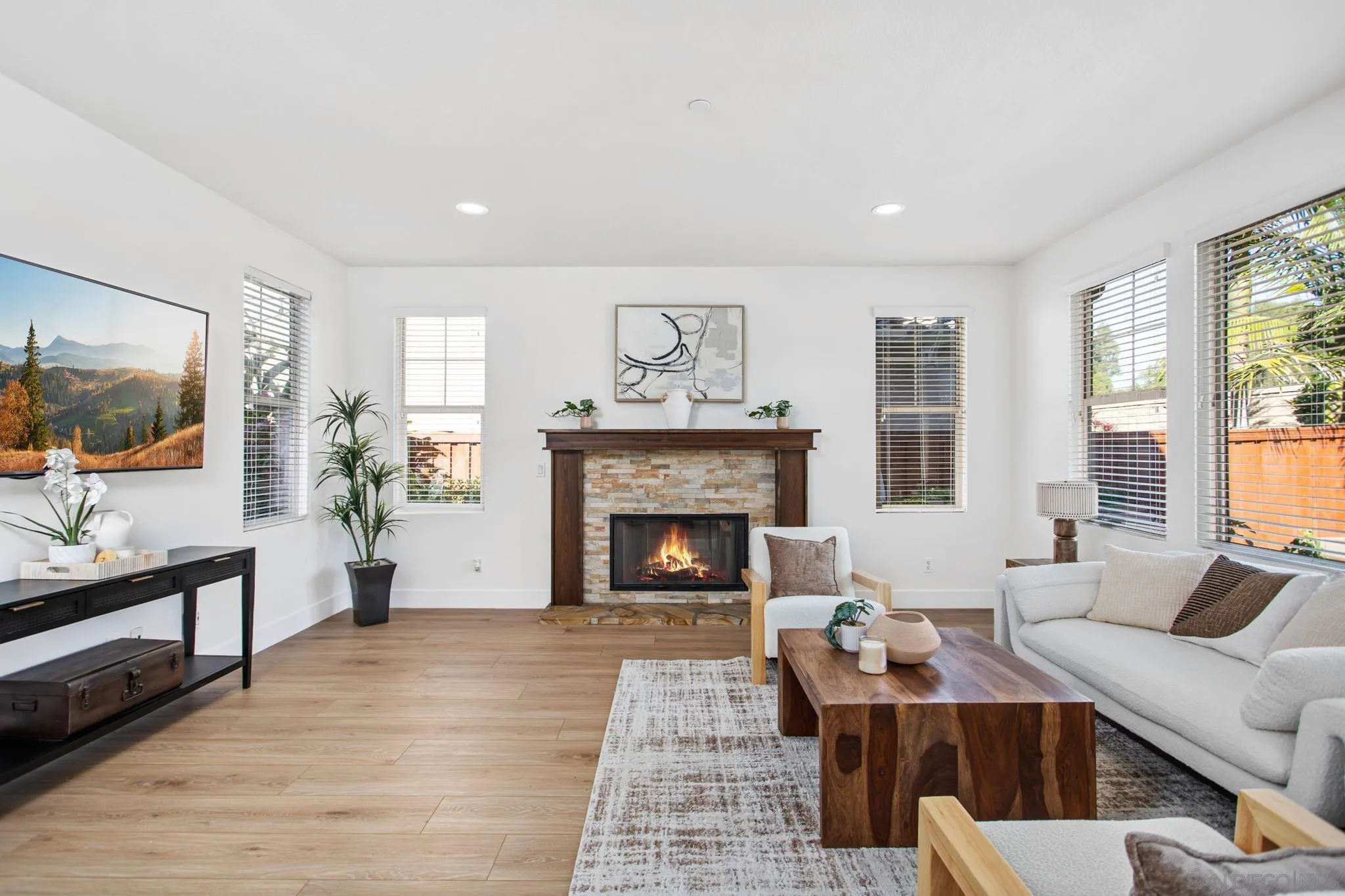 https://cdn.realtyfeed.com/cdn/127/250031068/6b40f7da84dc9659fc035f0c0b79f214.webp