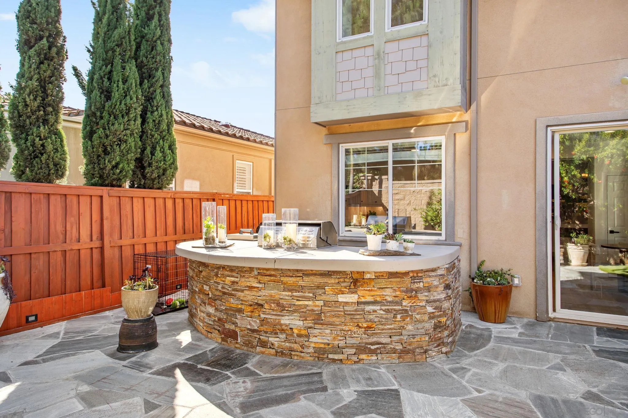 https://cdn.realtyfeed.com/cdn/127/250031068/726e565209705612364323465505a892.webp