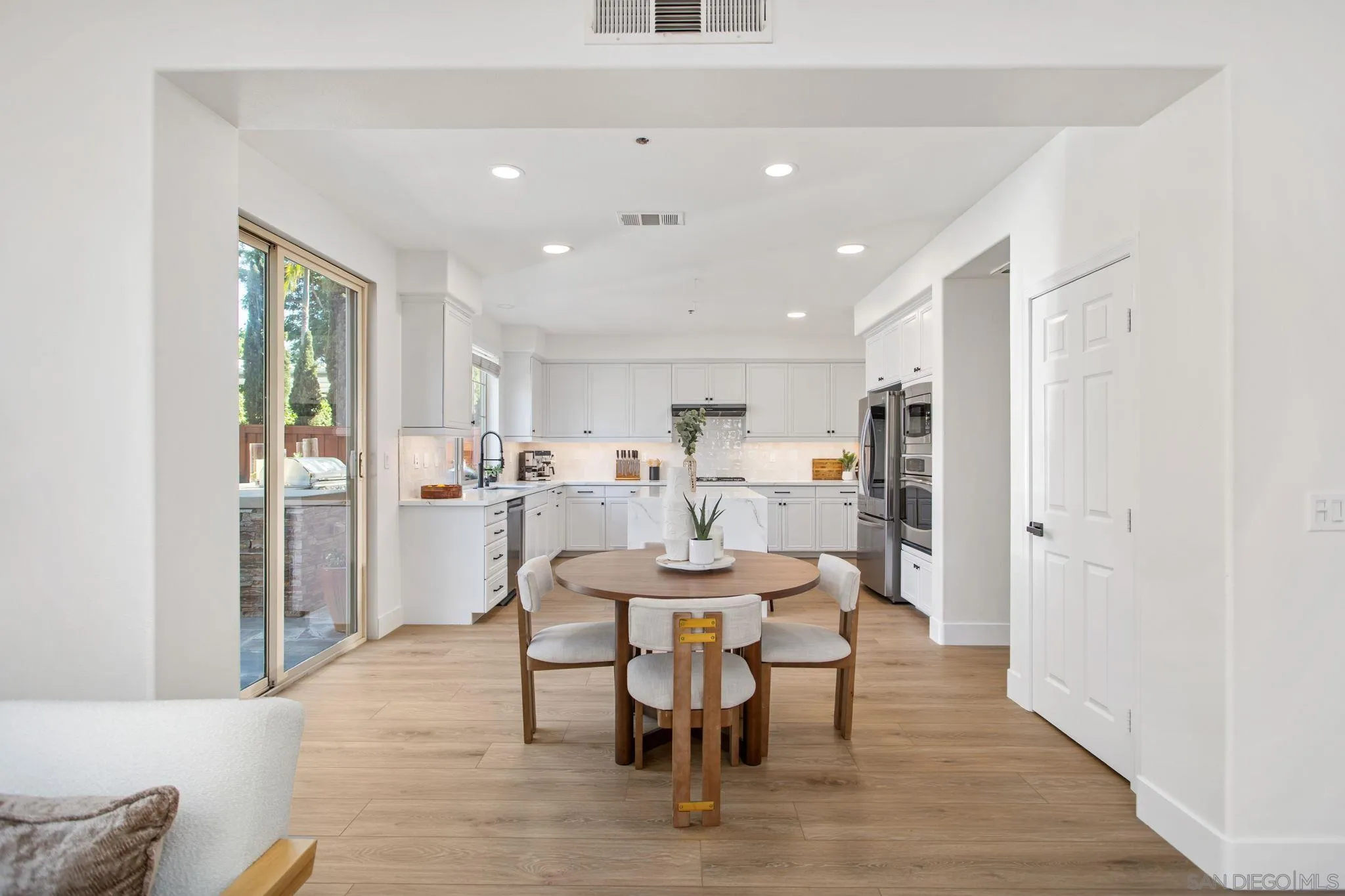 https://cdn.realtyfeed.com/cdn/127/250031068/b3a143fe1a9e1f9964e388708b3fffc9.webp