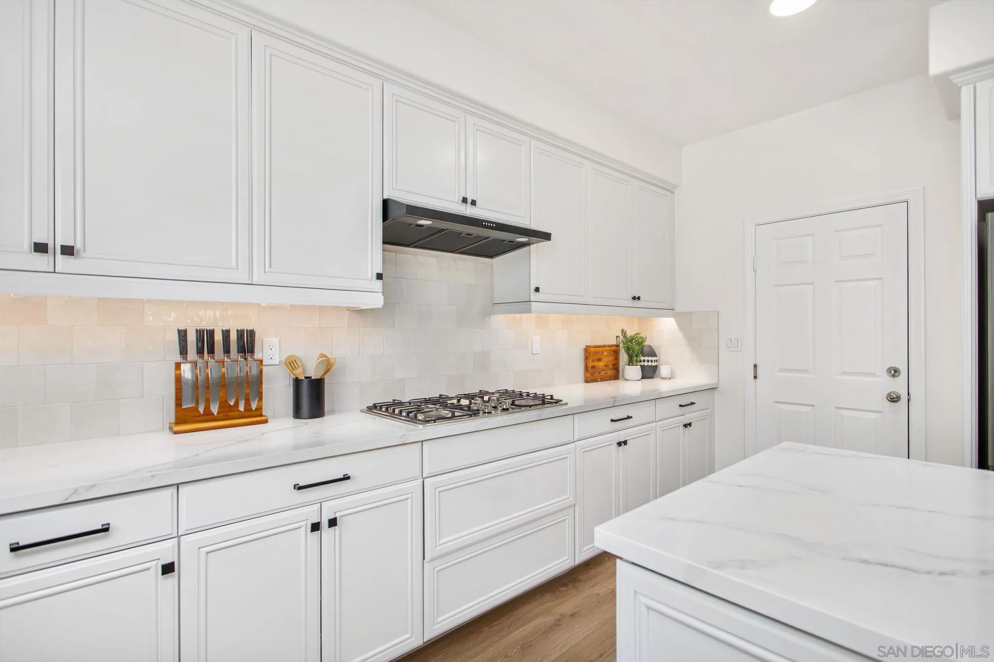 https://cdn.realtyfeed.com/cdn/127/250031068/c47a609dd9f4e0cc120b43de0fb96a2c.webp