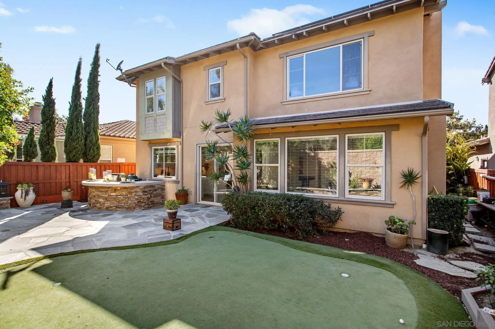 https://cdn.realtyfeed.com/cdn/127/250031068/ccef01486c8f10e5014d6a15d91ac45c.webp