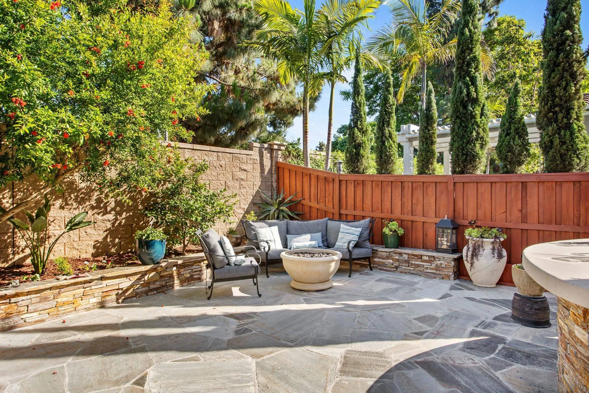 https://cdn.realtyfeed.com/cdn/127/250031068/f63cdb3e256c64255da2363e1e9f0fb6.webp