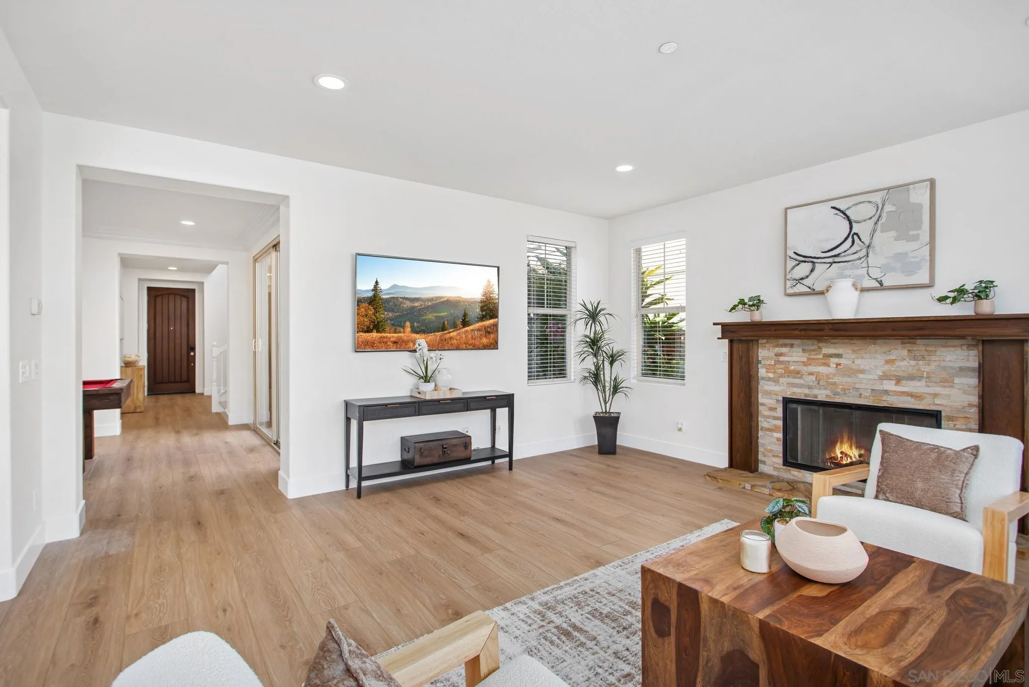 https://cdn.realtyfeed.com/cdn/127/250031068/fd7ac77b860838933f6e06e3a018b6e8.webp