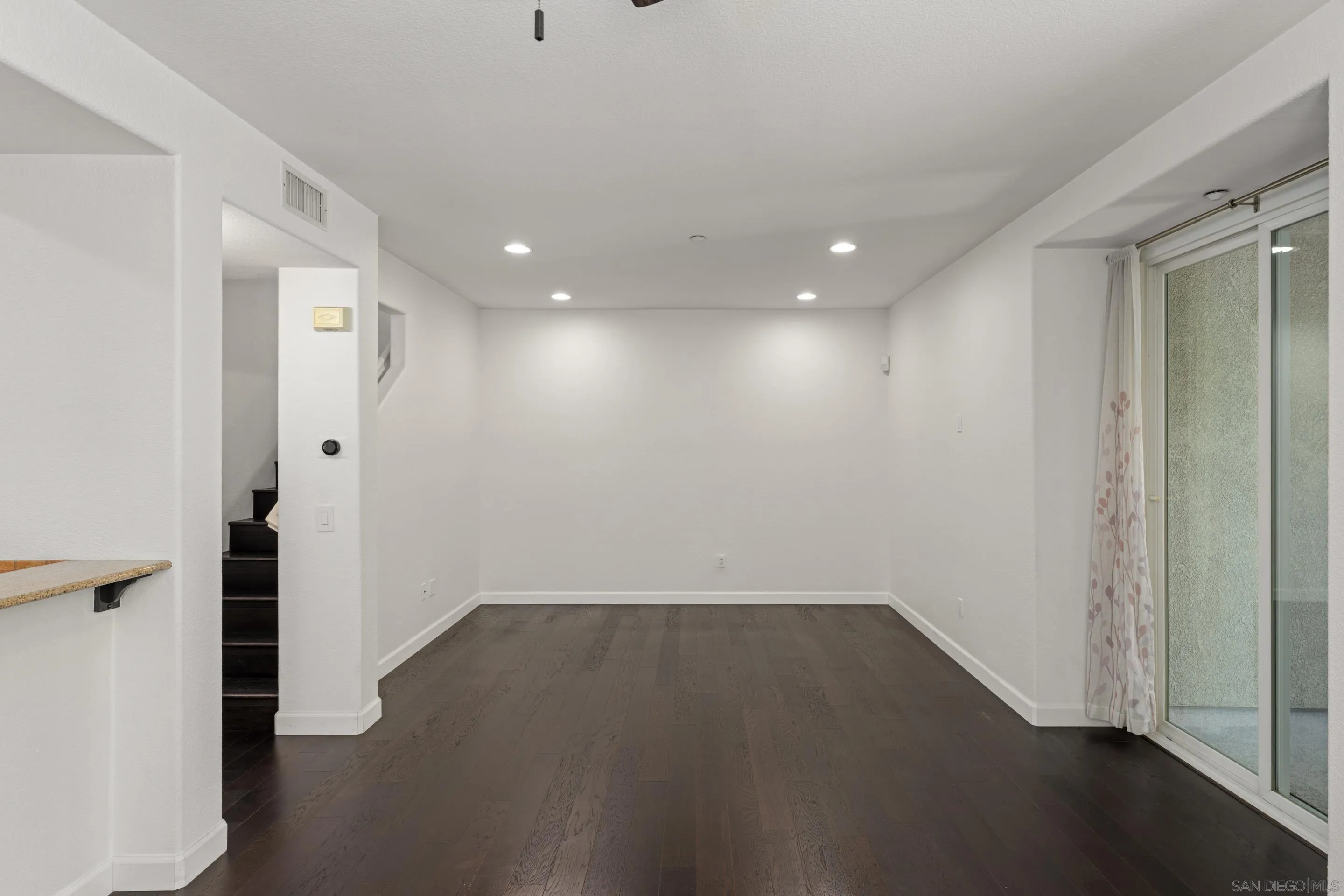 Photo #4: 250031074 Listing 
