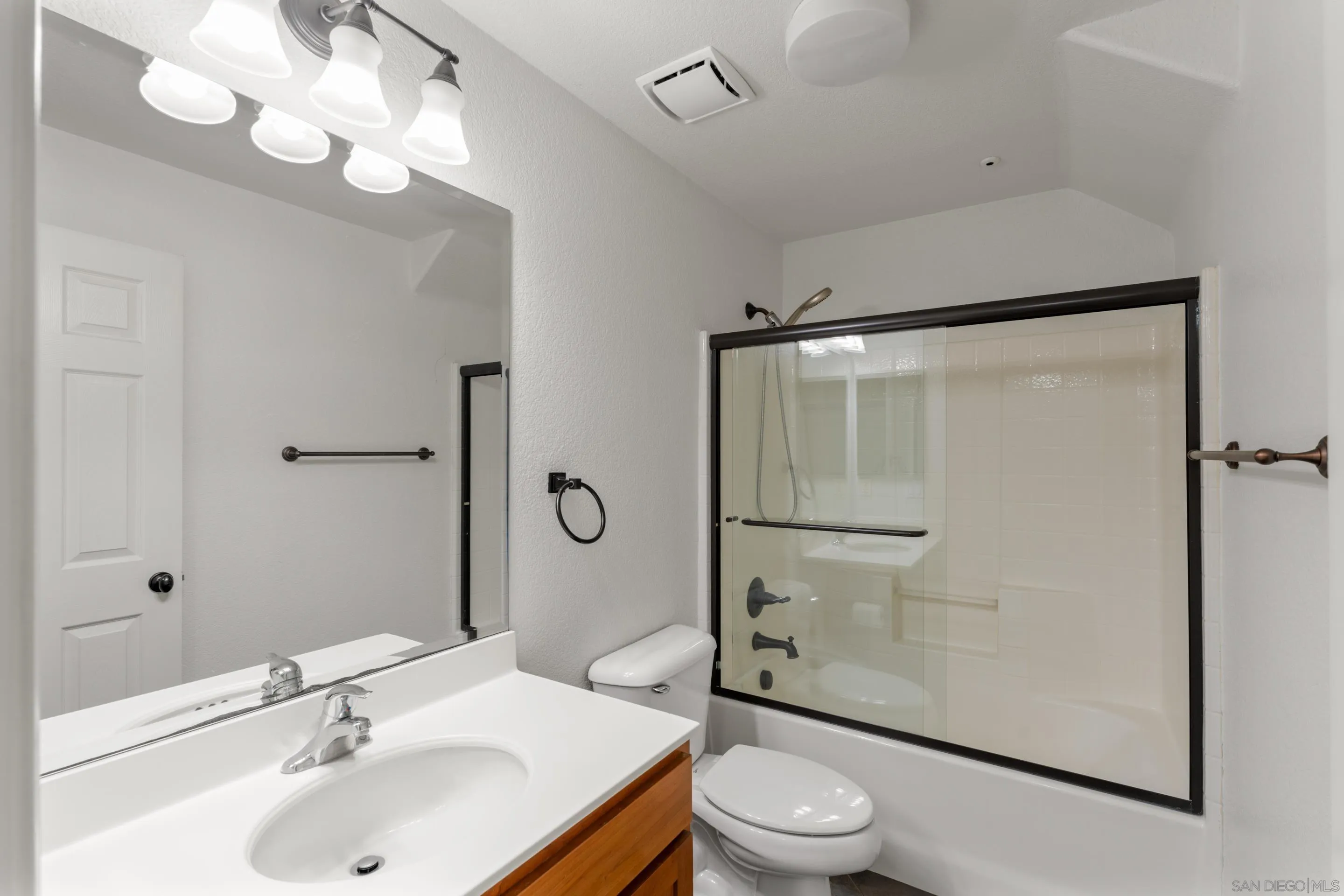 Photo #17: 250031074 Listing: Photo #17