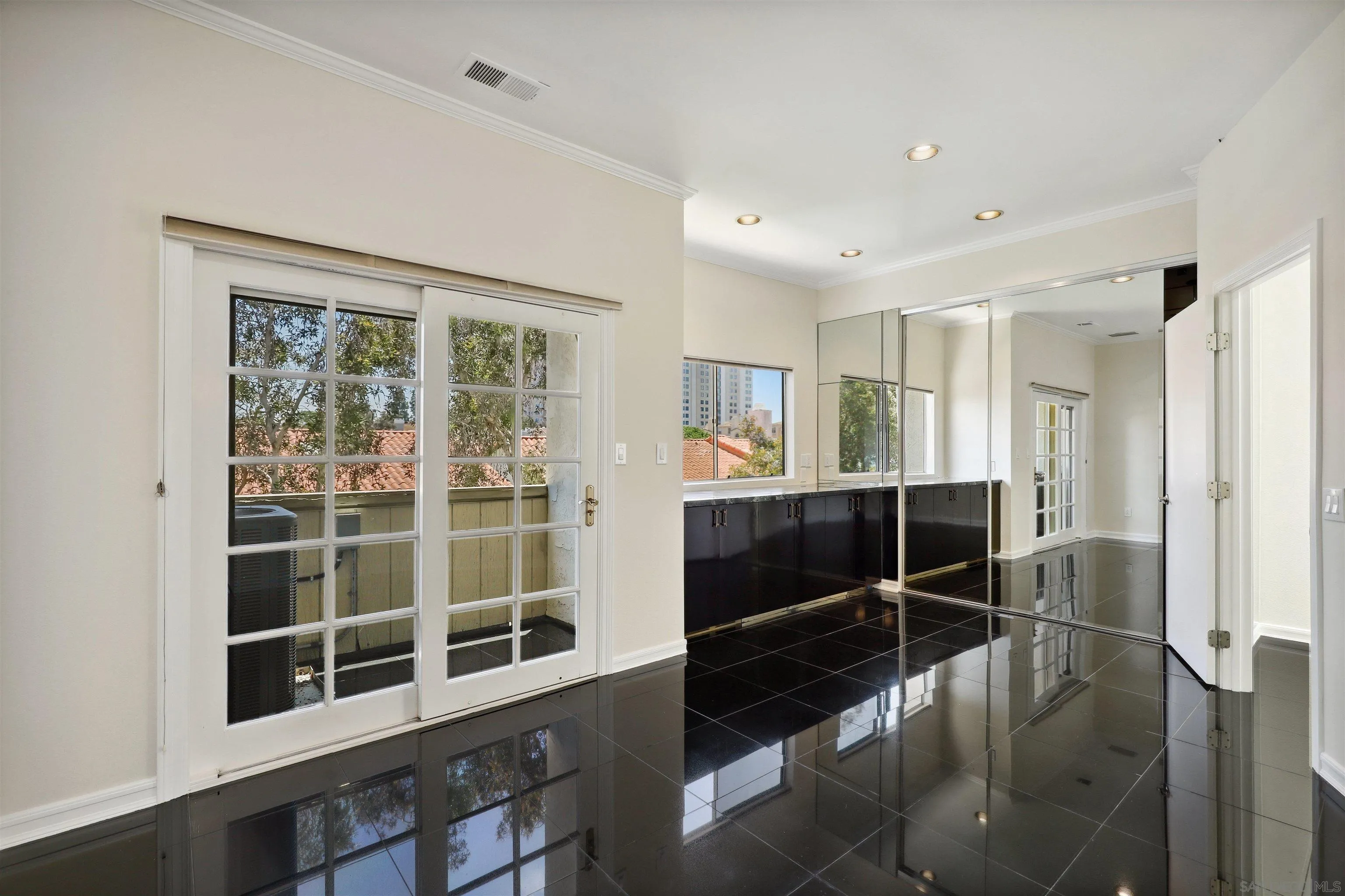 Photo #9: 250031095 Listing: Photo #9
