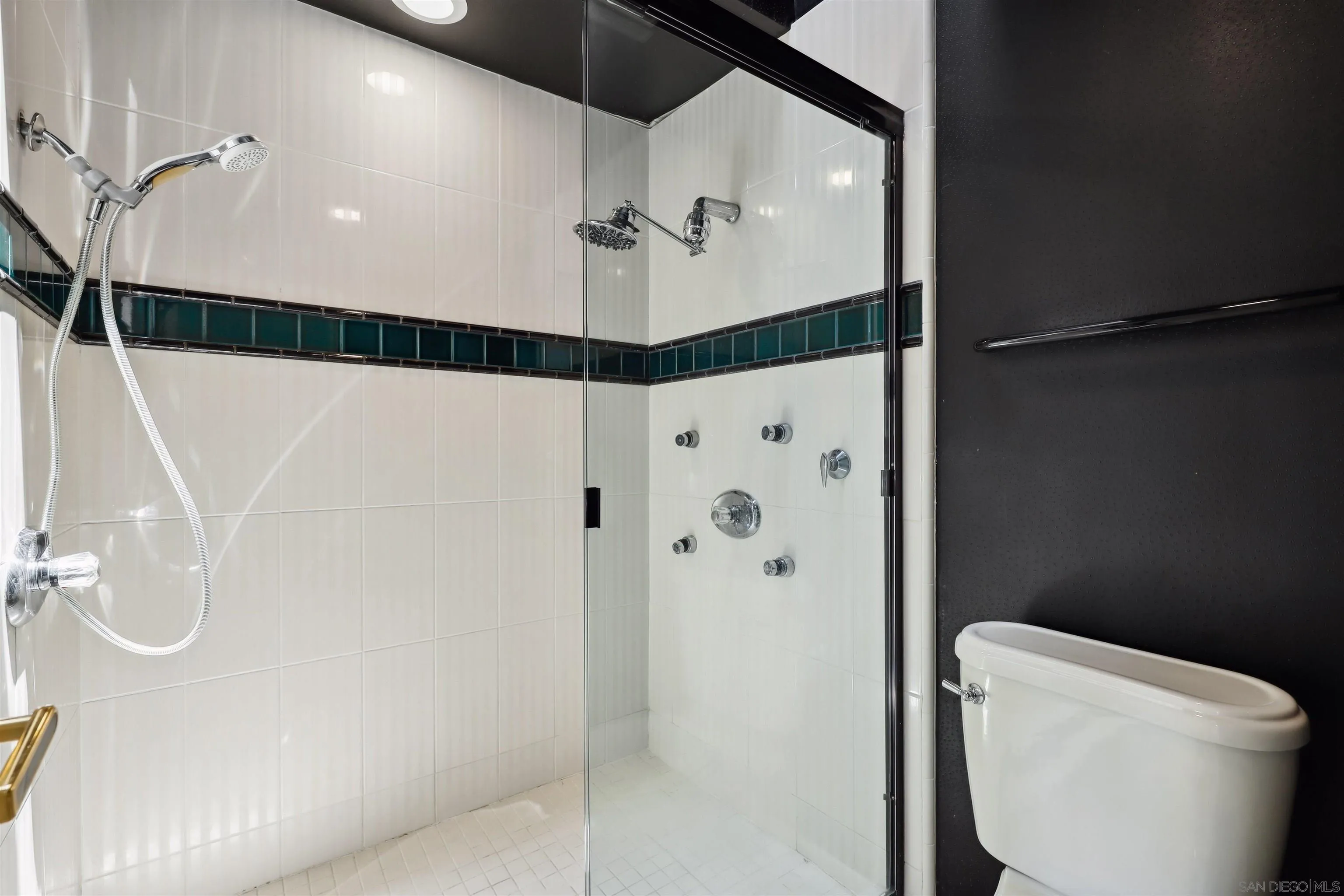 Photo #11: 250031095 Listing: Photo #11
