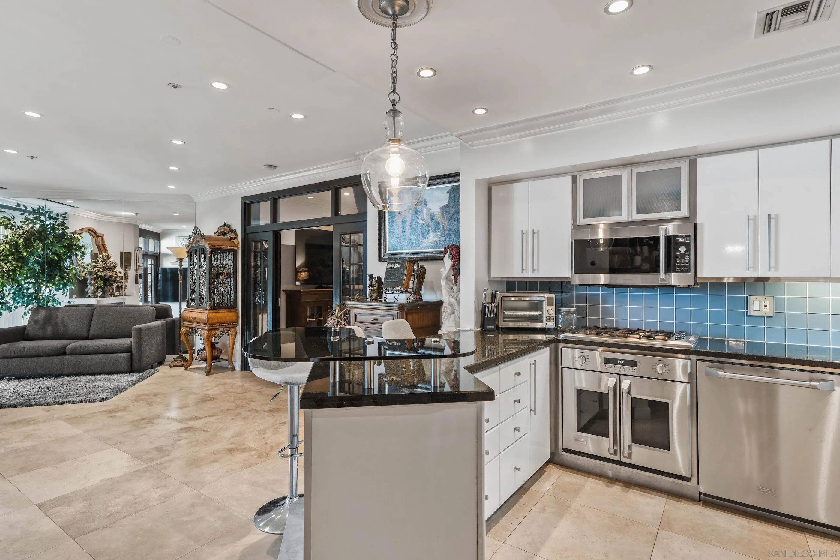 Photo #2: 250031099 Listing 