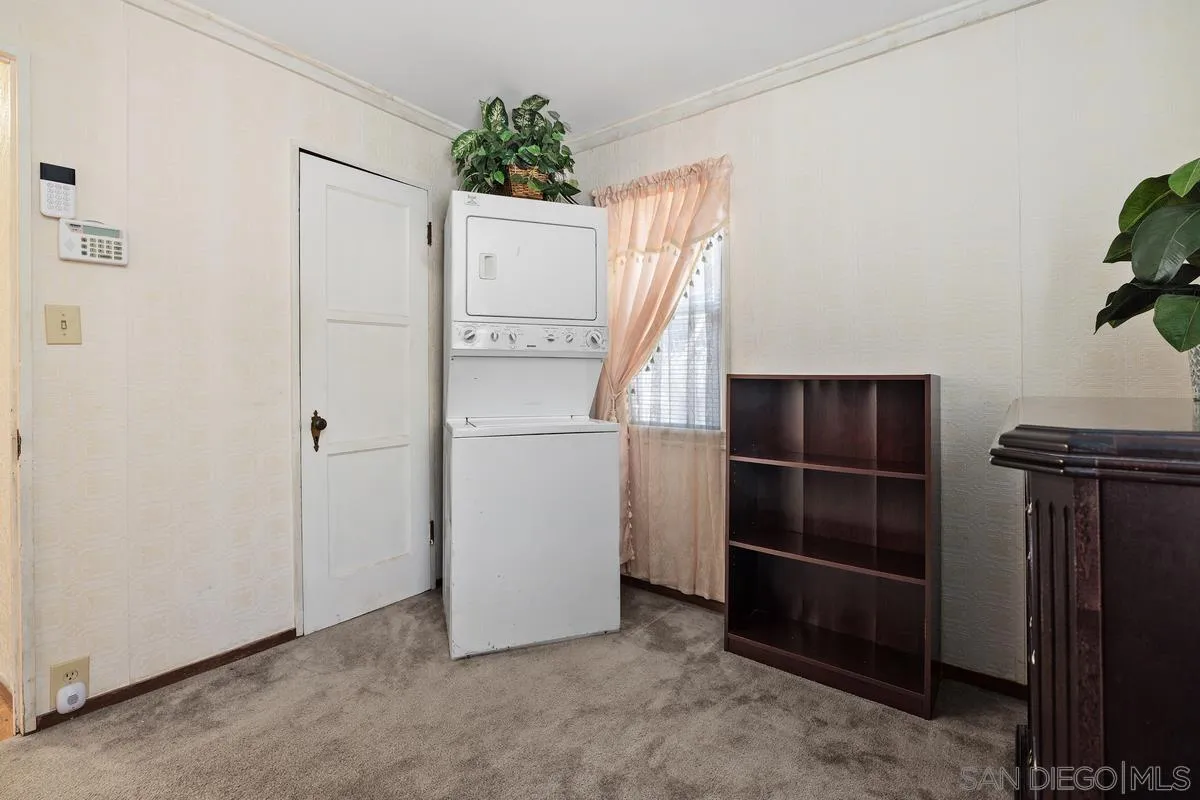 https://cdn.realtyfeed.com/cdn/127/250031105/3afe542c9a7d4ca916b219929dc3680a.webp