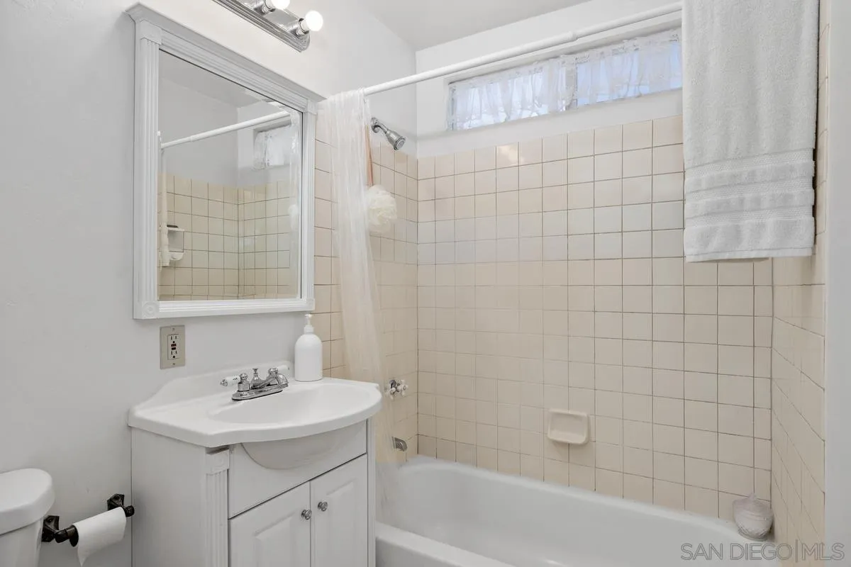 https://cdn.realtyfeed.com/cdn/127/250031105/e1a3a264098c66f123952933345bf34e.webp