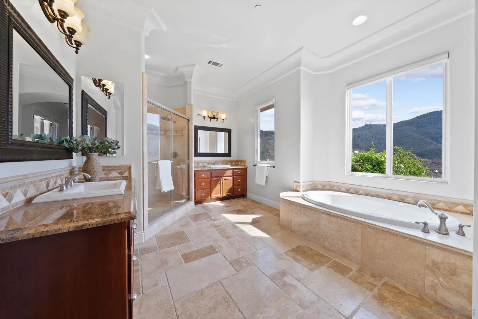 https://cdn.realtyfeed.com/cdn/127/250031109/3877860a2c0f65877422fe2cea696ac0.webp