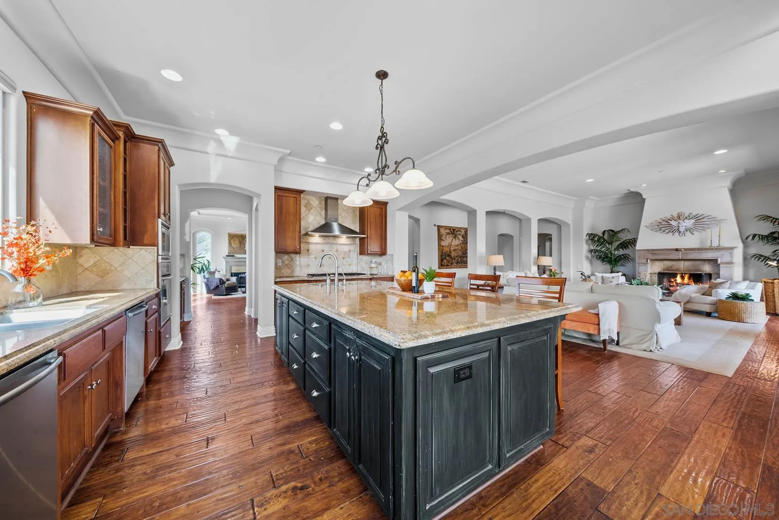 https://cdn.realtyfeed.com/cdn/127/250031109/3fb4b5483210ca2be21ac2d313a2a6cf.webp