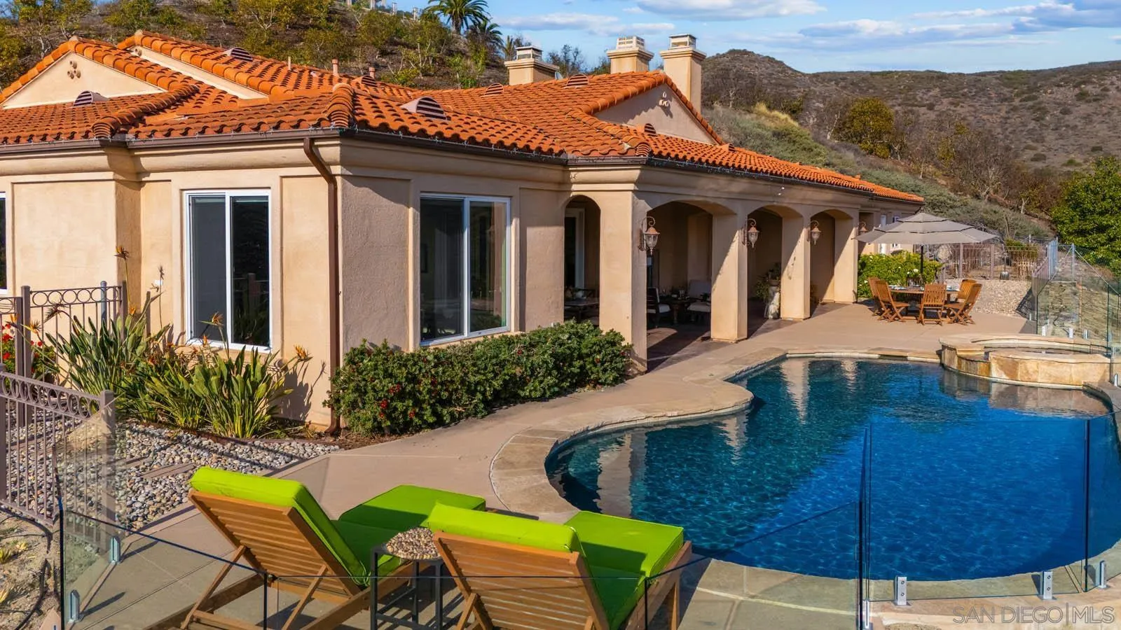 https://cdn.realtyfeed.com/cdn/127/250031109/69fbf34e35e3d4ae78bb2d258027bd74.webp