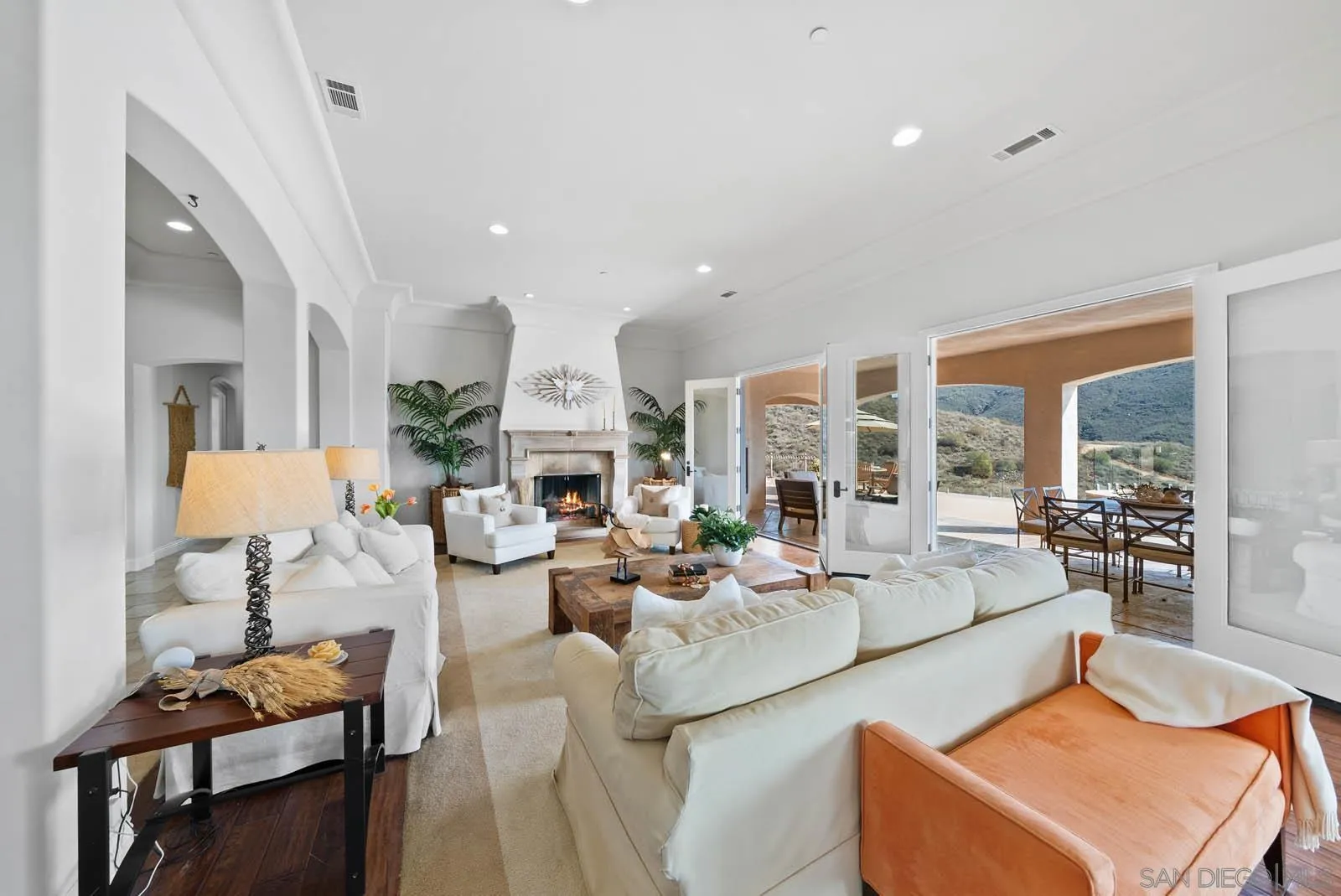 https://cdn.realtyfeed.com/cdn/127/250031109/8e64fe0c5d70ac5821aa94ef21a4ee59.webp