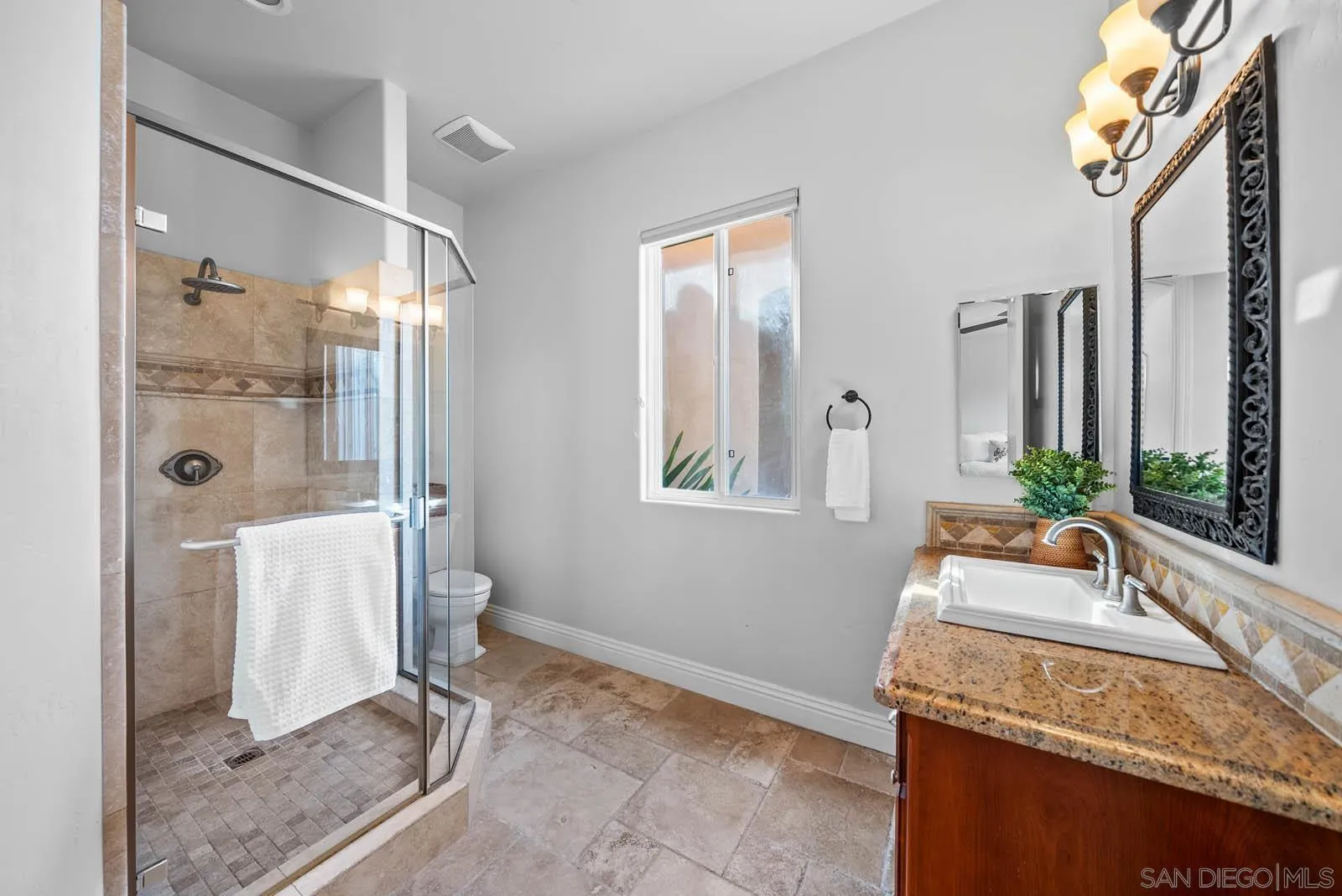 https://cdn.realtyfeed.com/cdn/127/250031109/d4a41a61b076192c002ee594d4a1b558.webp
