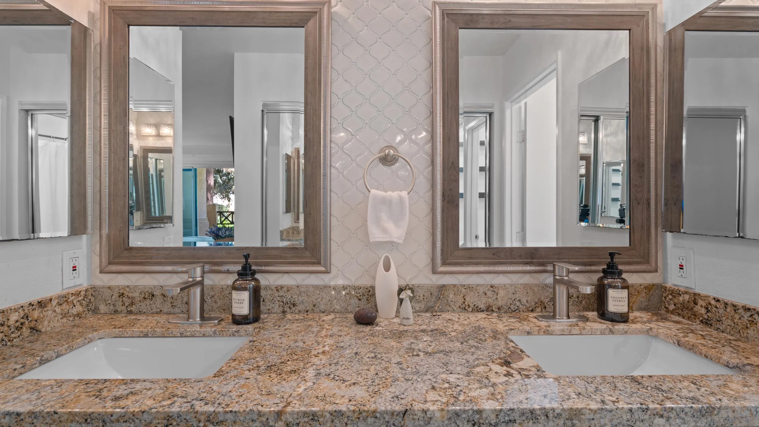 Photo #19: 250031110 Listing: Photo #19