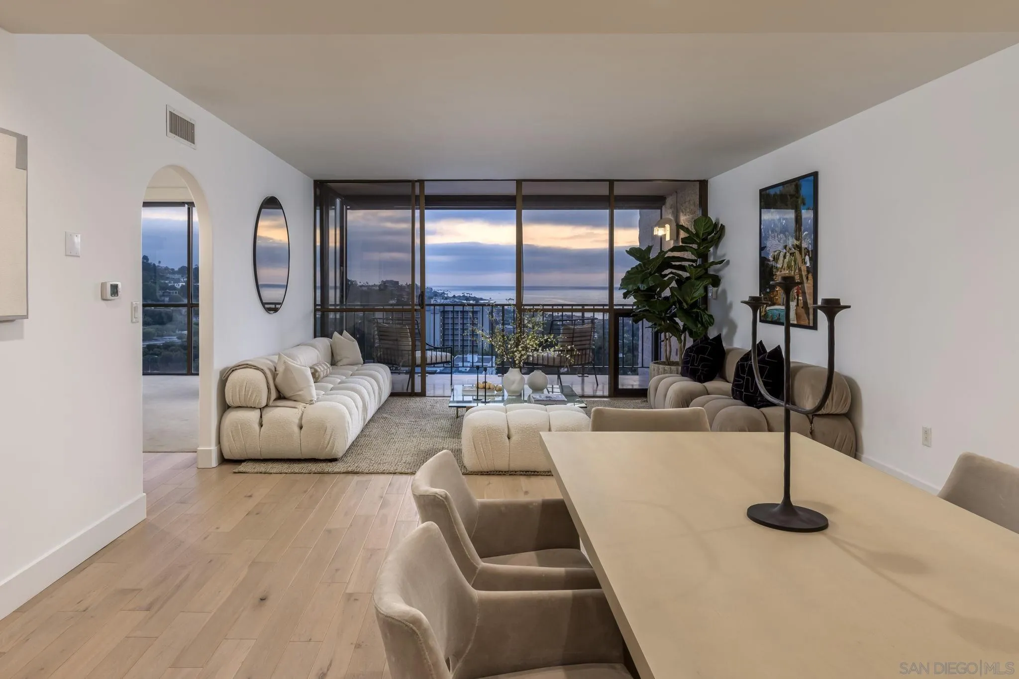 Photo #4: 250031114 Listing 
