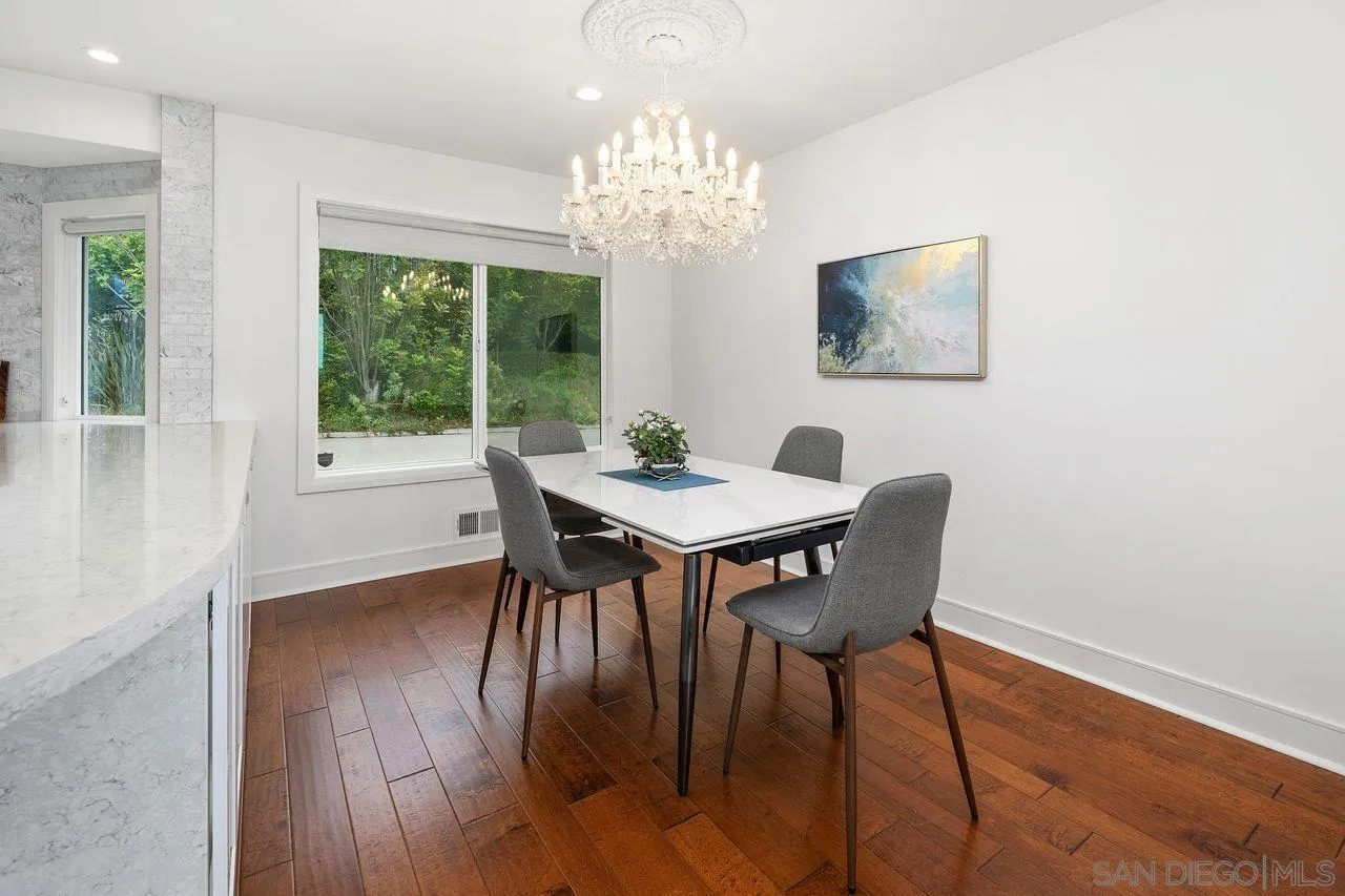 https://cdn.realtyfeed.com/cdn/127/250031137/b3b1a96e079171aa5b09e81b734432c7.webp