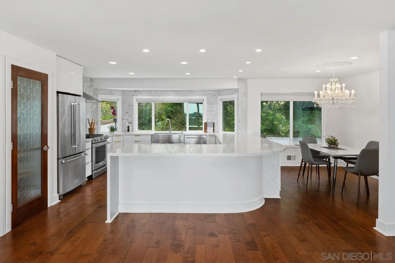 https://cdn.realtyfeed.com/cdn/127/250031137/fd1a9d221084a09bb5e21da36f847b7b.webp