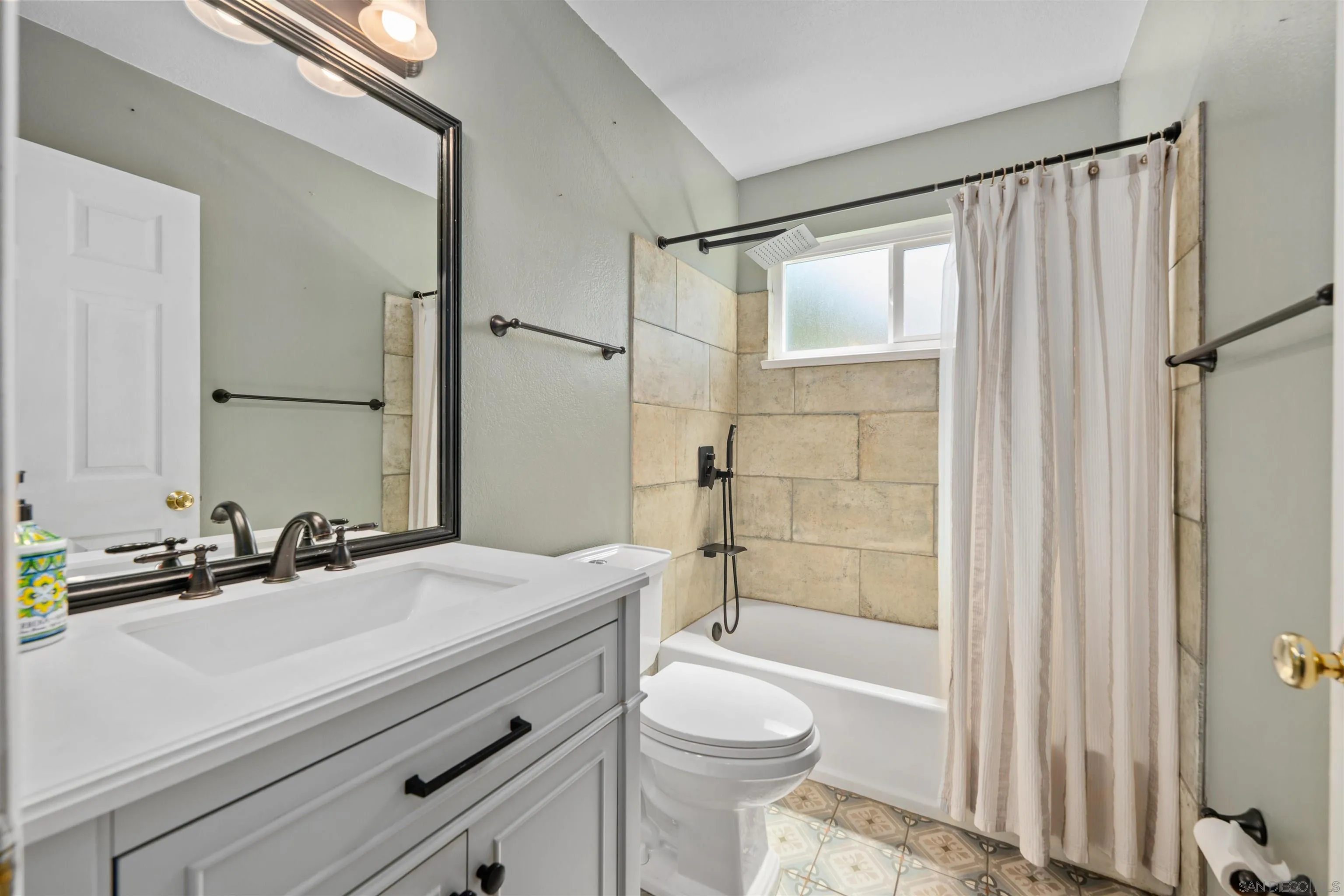 https://cdn.realtyfeed.com/cdn/127/250031140/d5e49c4f4998631623355e0e23c7fd3c.webp