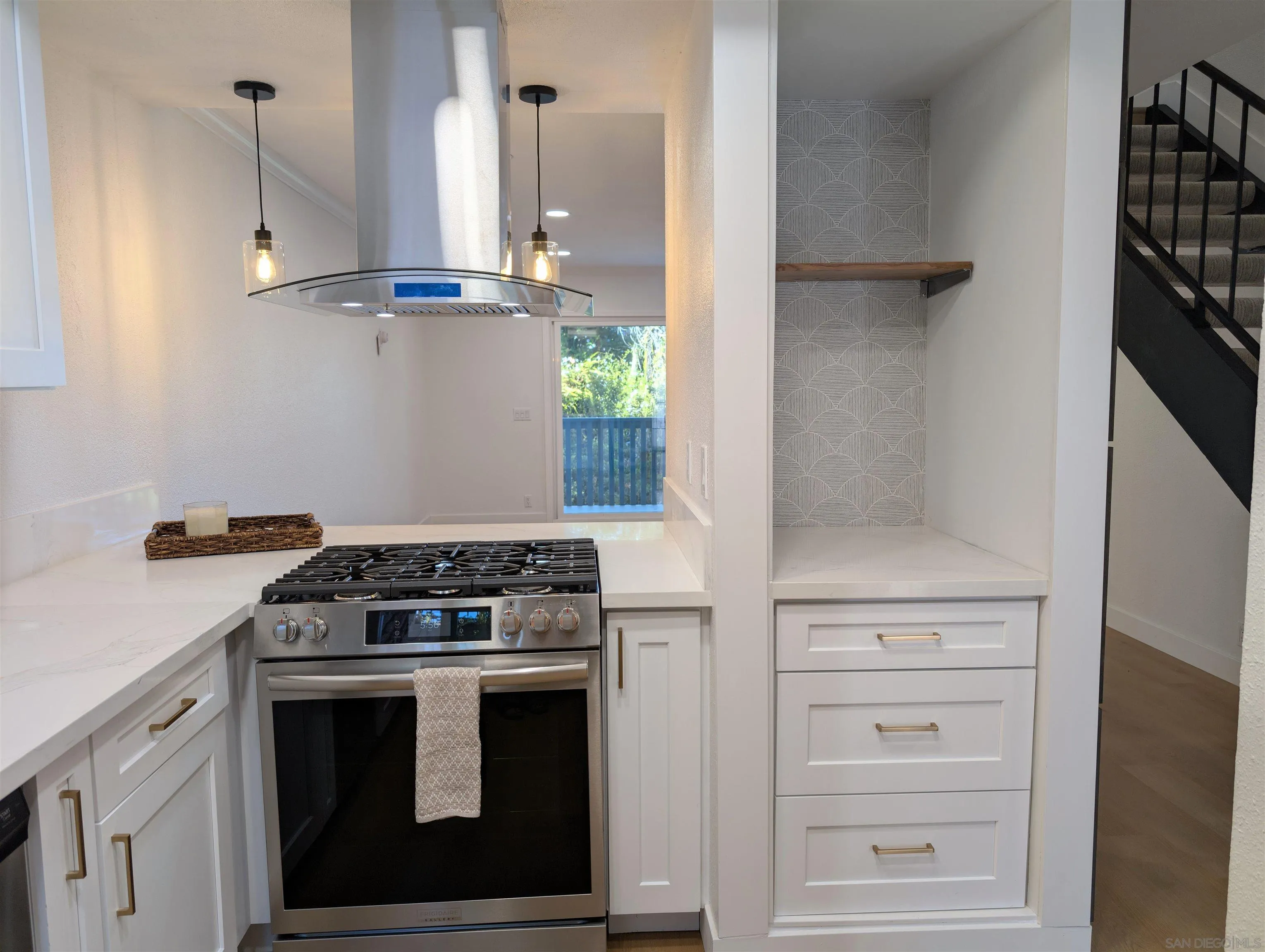 Photo #5: 250031142 Listing 