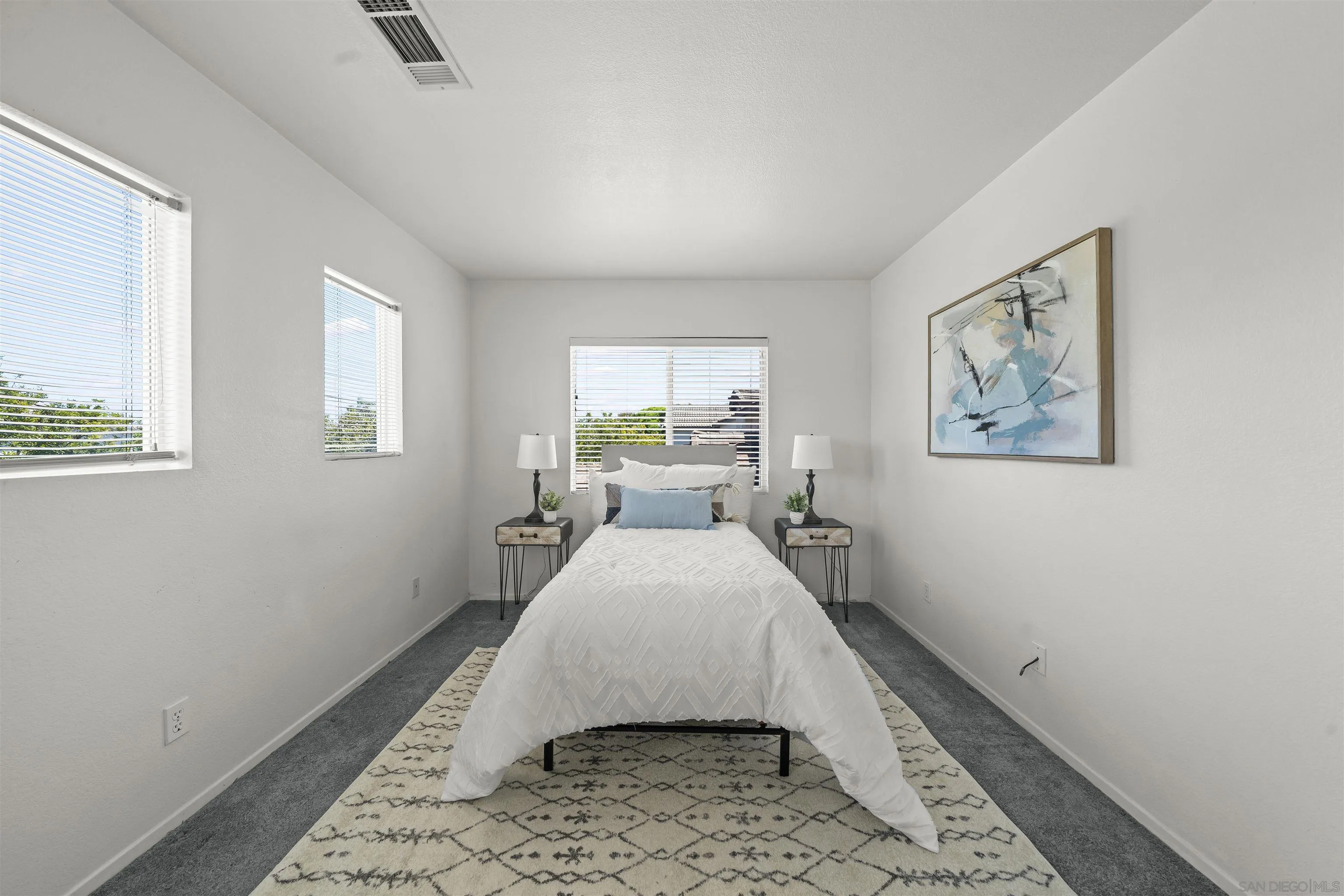https://cdn.realtyfeed.com/cdn/127/250031147/c098d4a60b3268c80bfc3a0410d820bc.webp