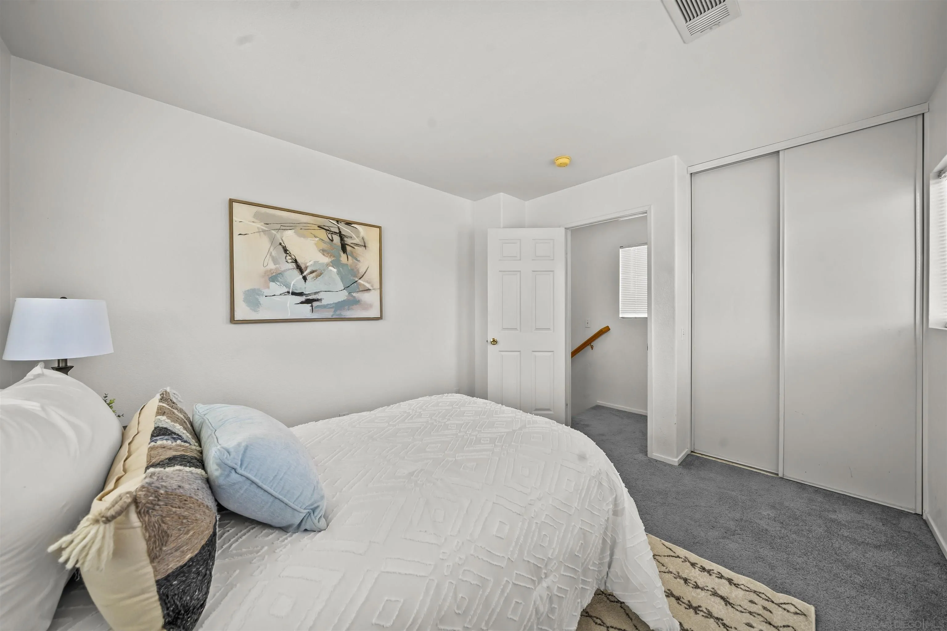 https://cdn.realtyfeed.com/cdn/127/250031147/cb0ad672fce95a543724f7b32da4472b.webp
