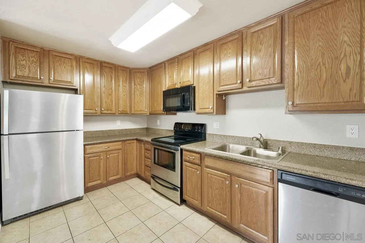 Photo #2: 250031149 Listing 