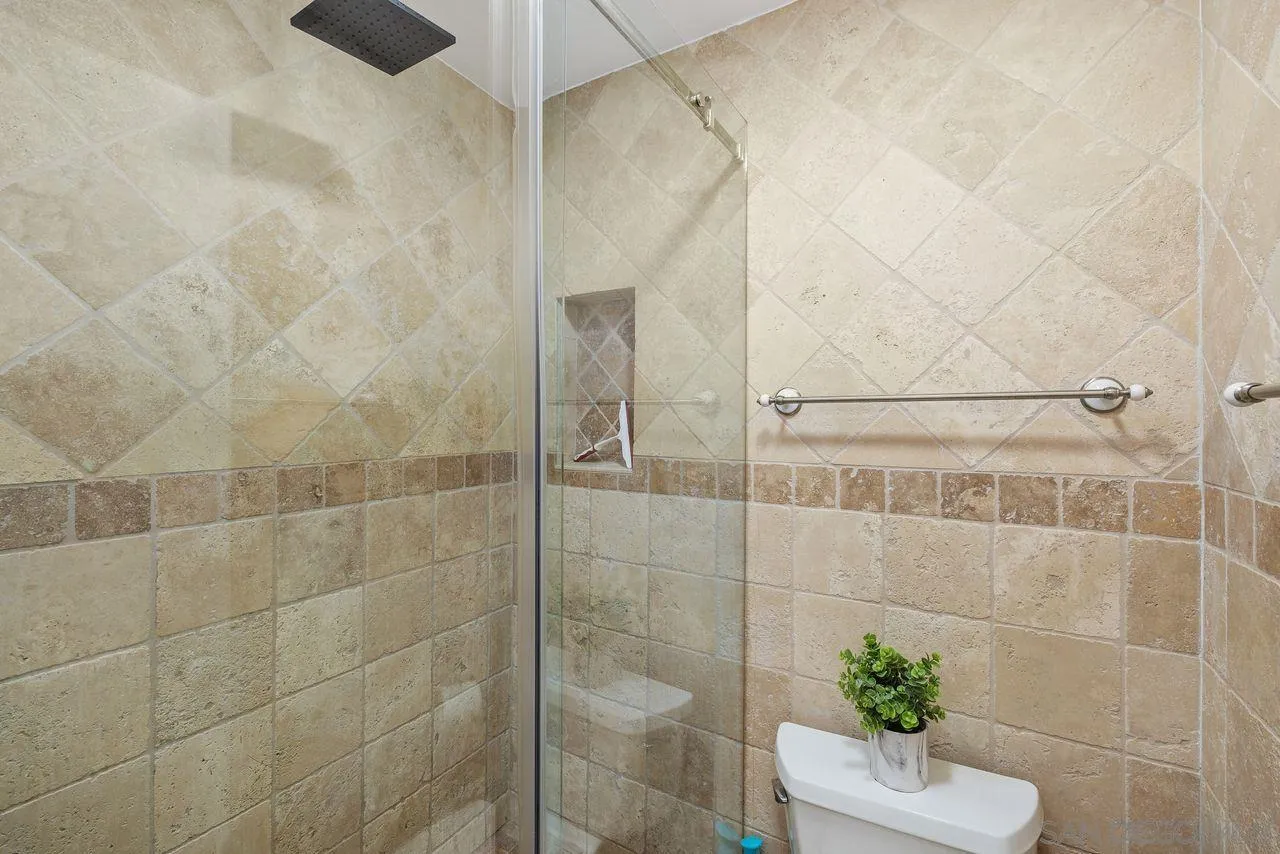 Photo #28: 250031176 Listing: Photo #28