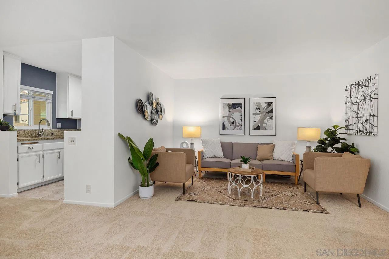 Photo #2: 250031176 Listing 